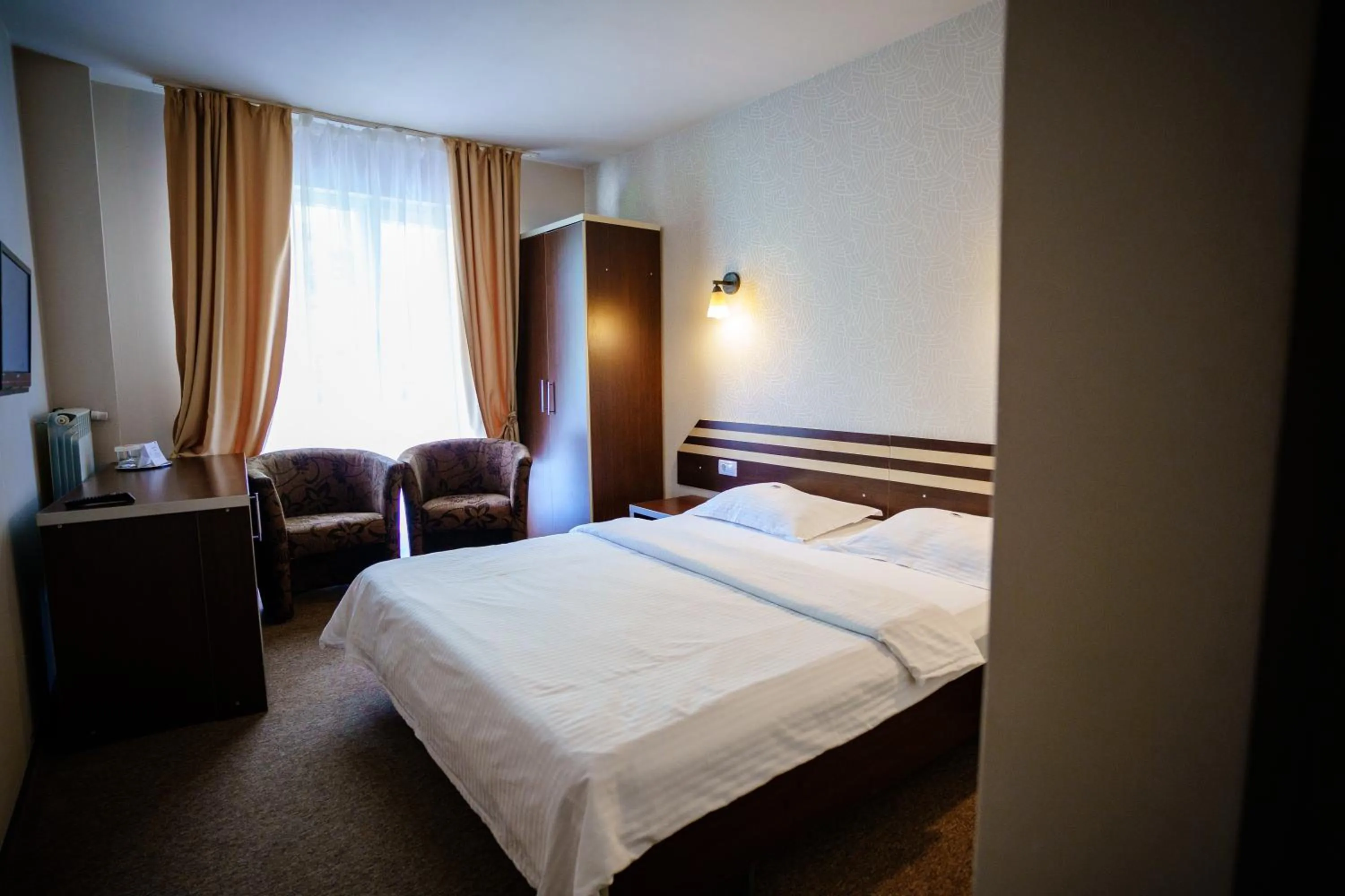 Photo of the whole room, Bed in Bacolux Diana, Herculane