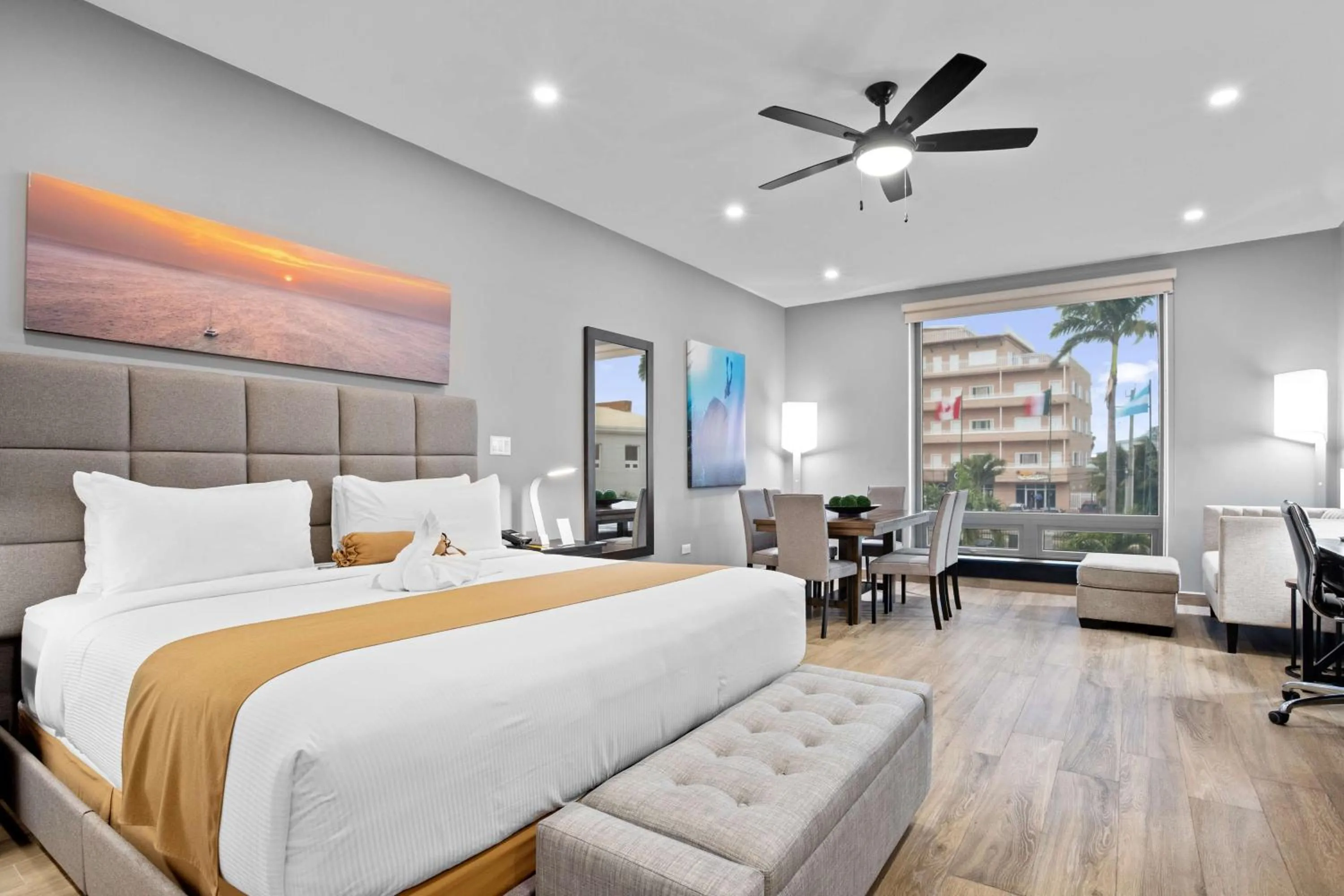 Photo of the whole room, Bed in Best Western Plus Belize Biltmore Plaza