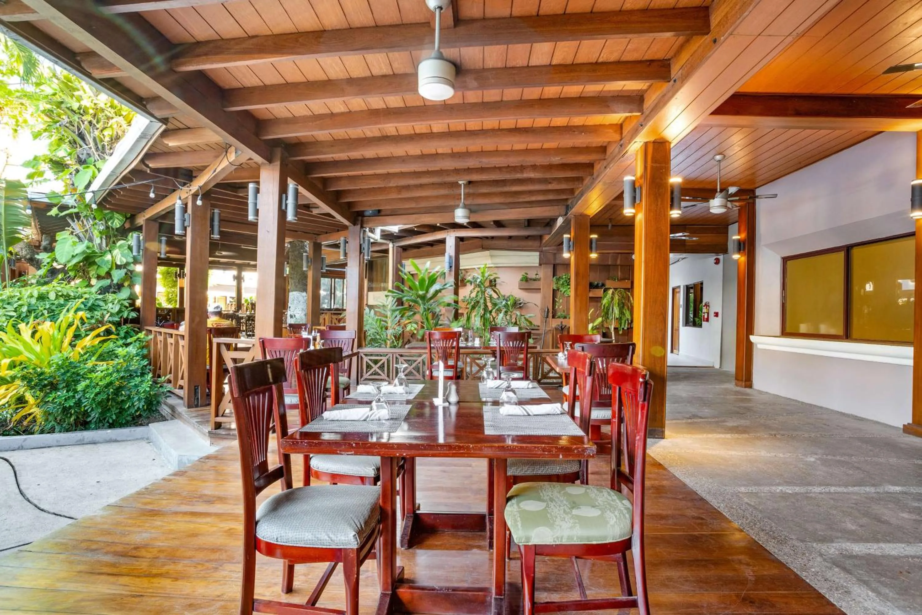 Restaurant/places to eat in Best Western Plus Belize Biltmore Plaza