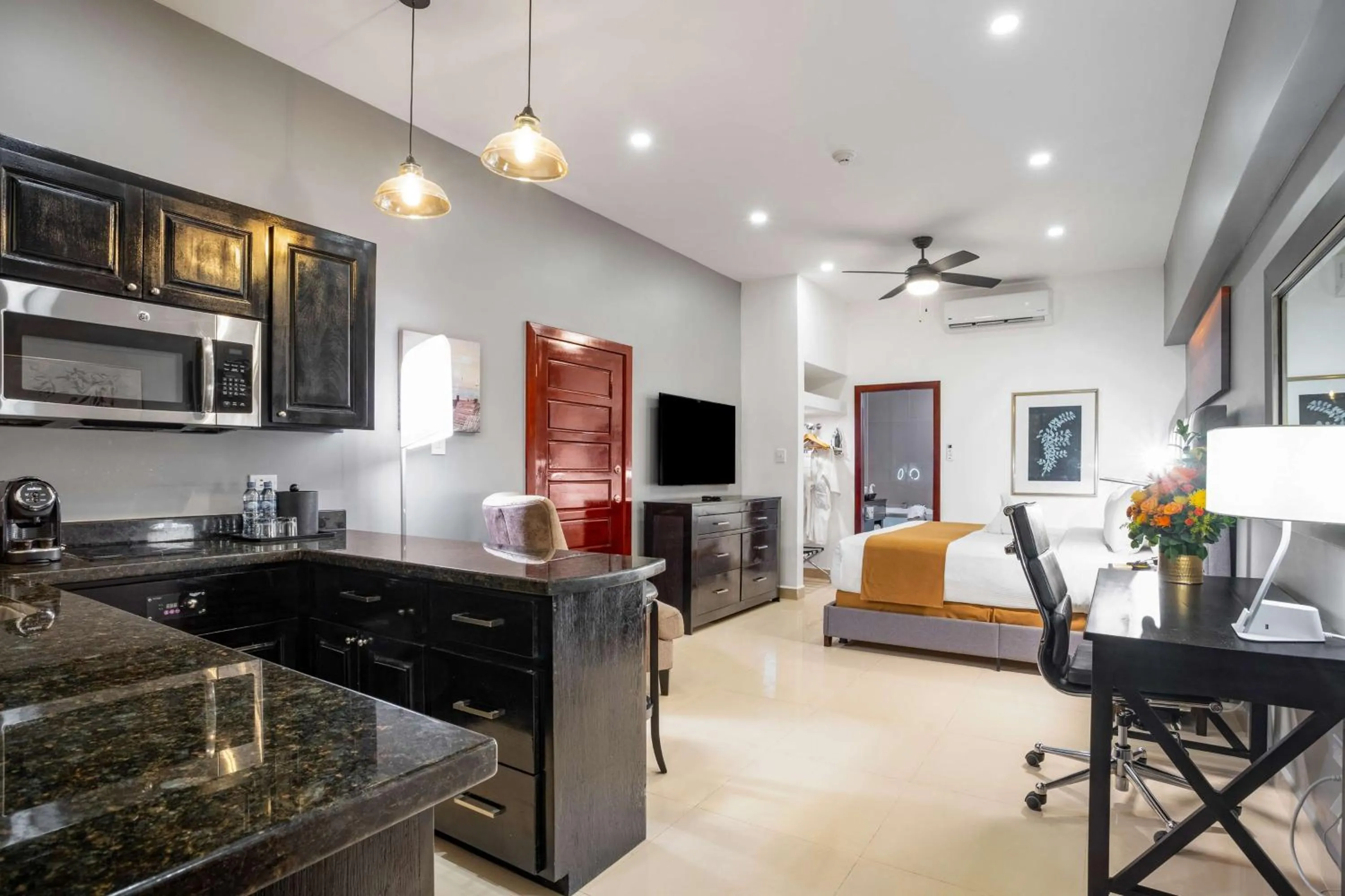 Photo of the whole room in Best Western Plus Belize Biltmore Plaza