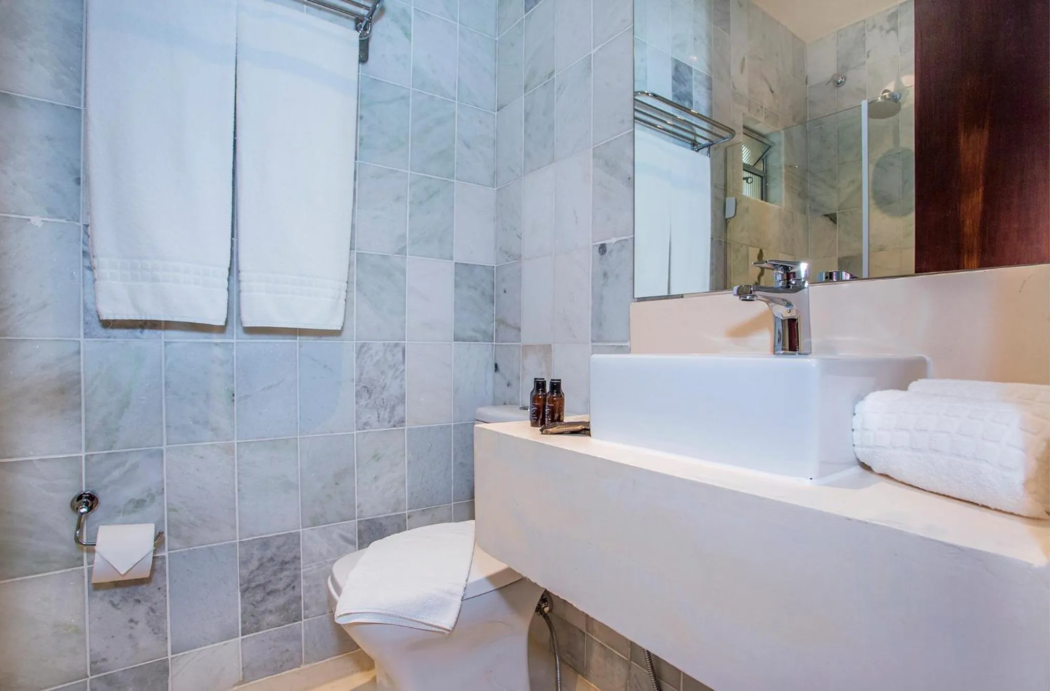 Toilet in Hotel Mercedes