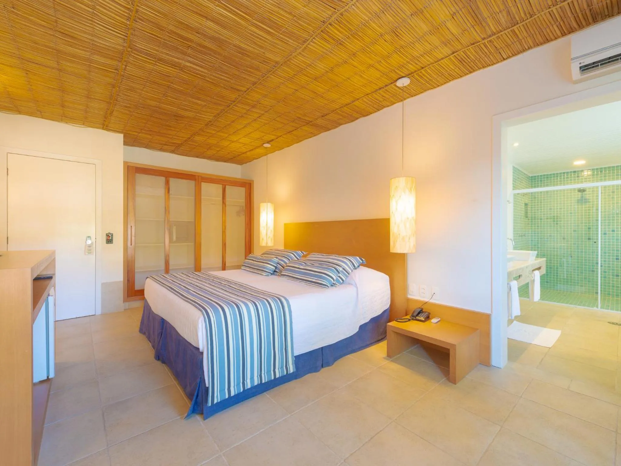 Bed in Hotel Mercedes