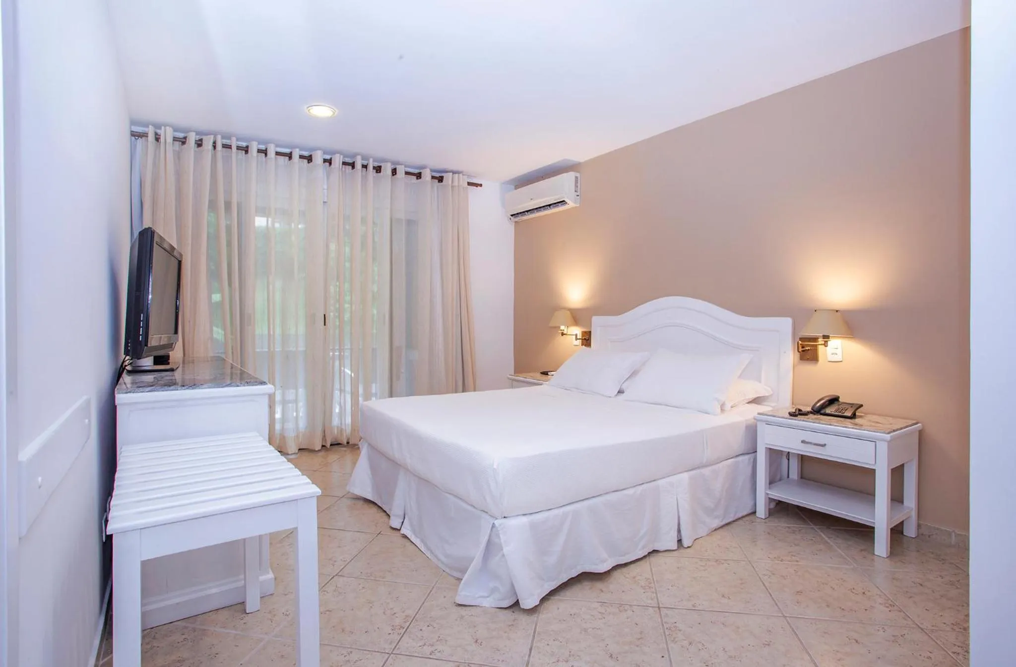 Bed in Hotel Mercedes