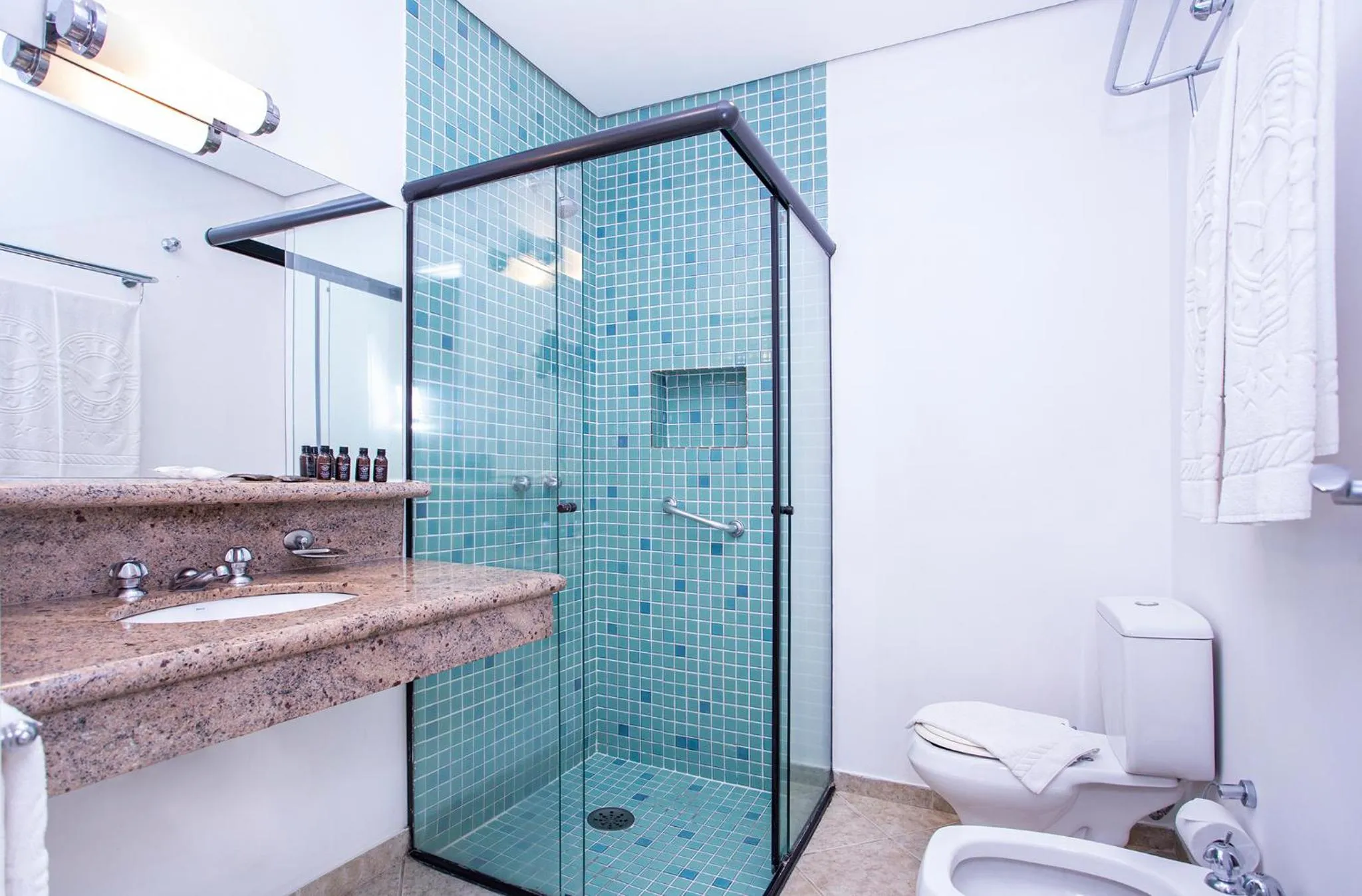 Shower in Hotel Mercedes