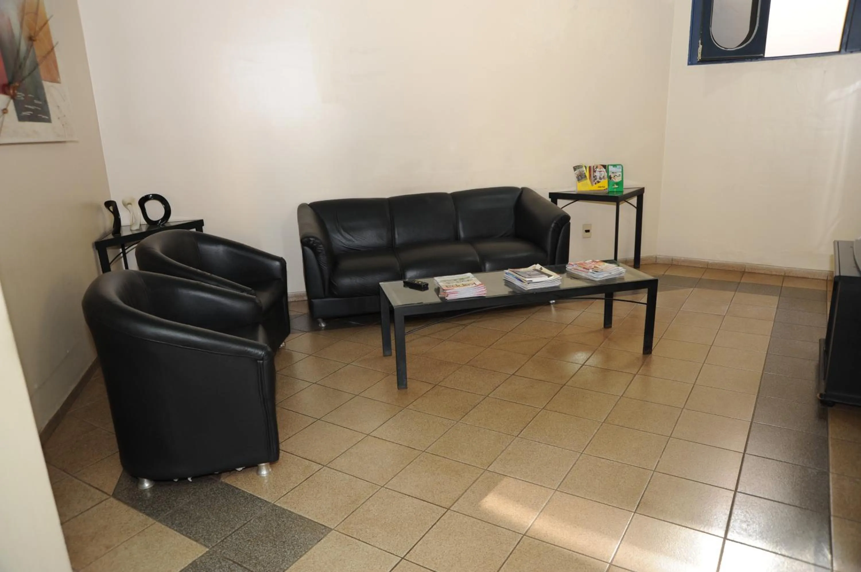 Communal lounge/ TV room in Hotel Varandas Araraquara