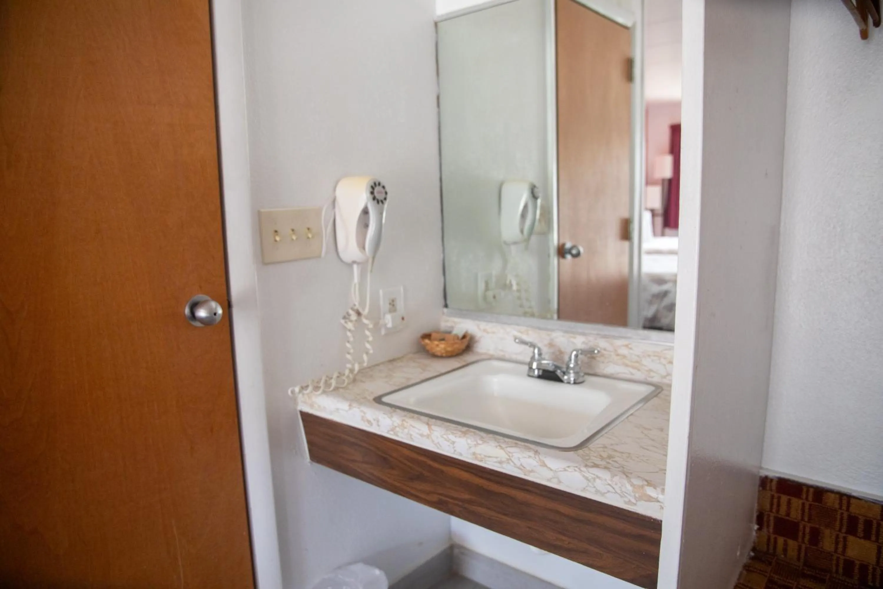 hair dryier in Americas Best Value Inn Vandalia