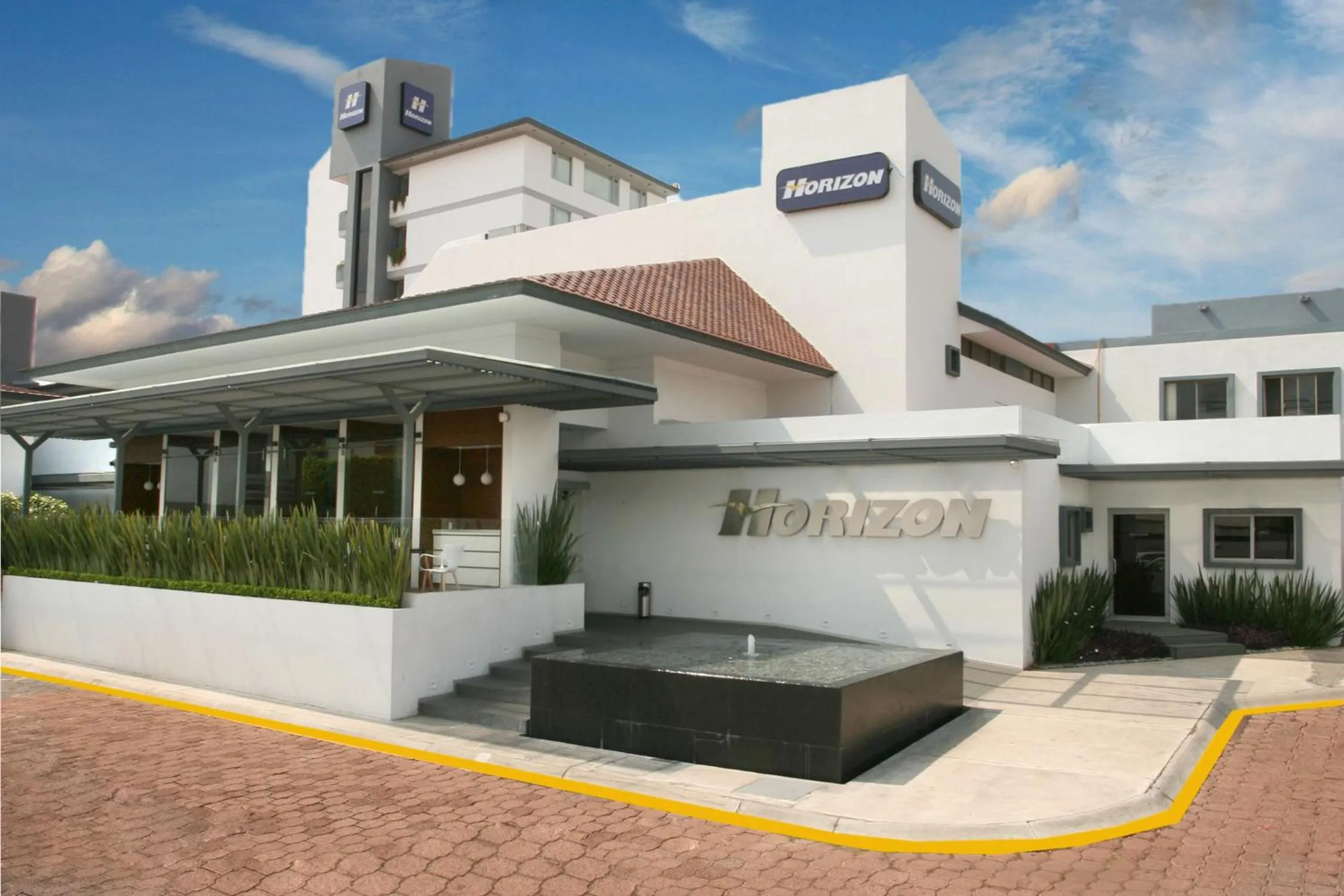 Facade/entrance in Hotel Horizon & Convention Center