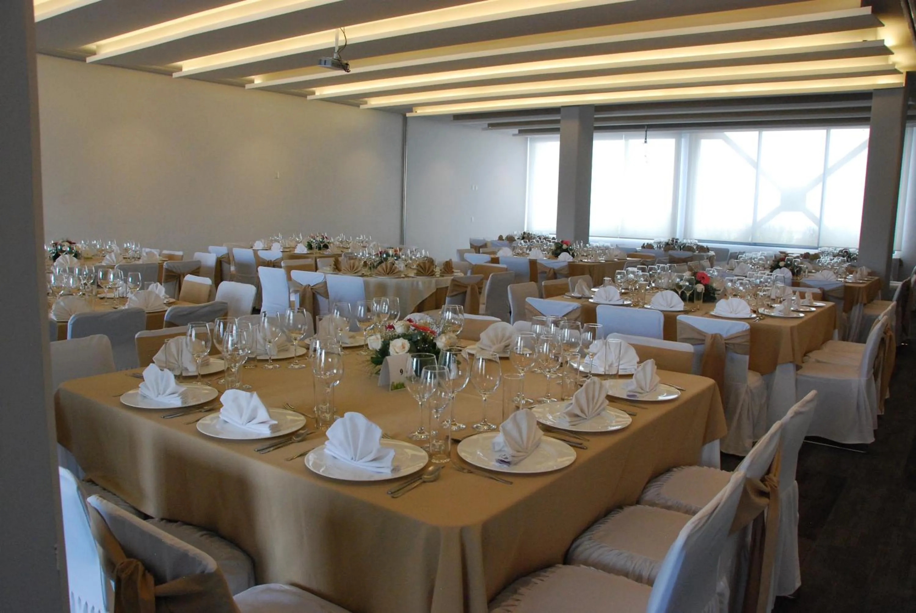 Lounge or bar in Hotel Horizon & Convention Center