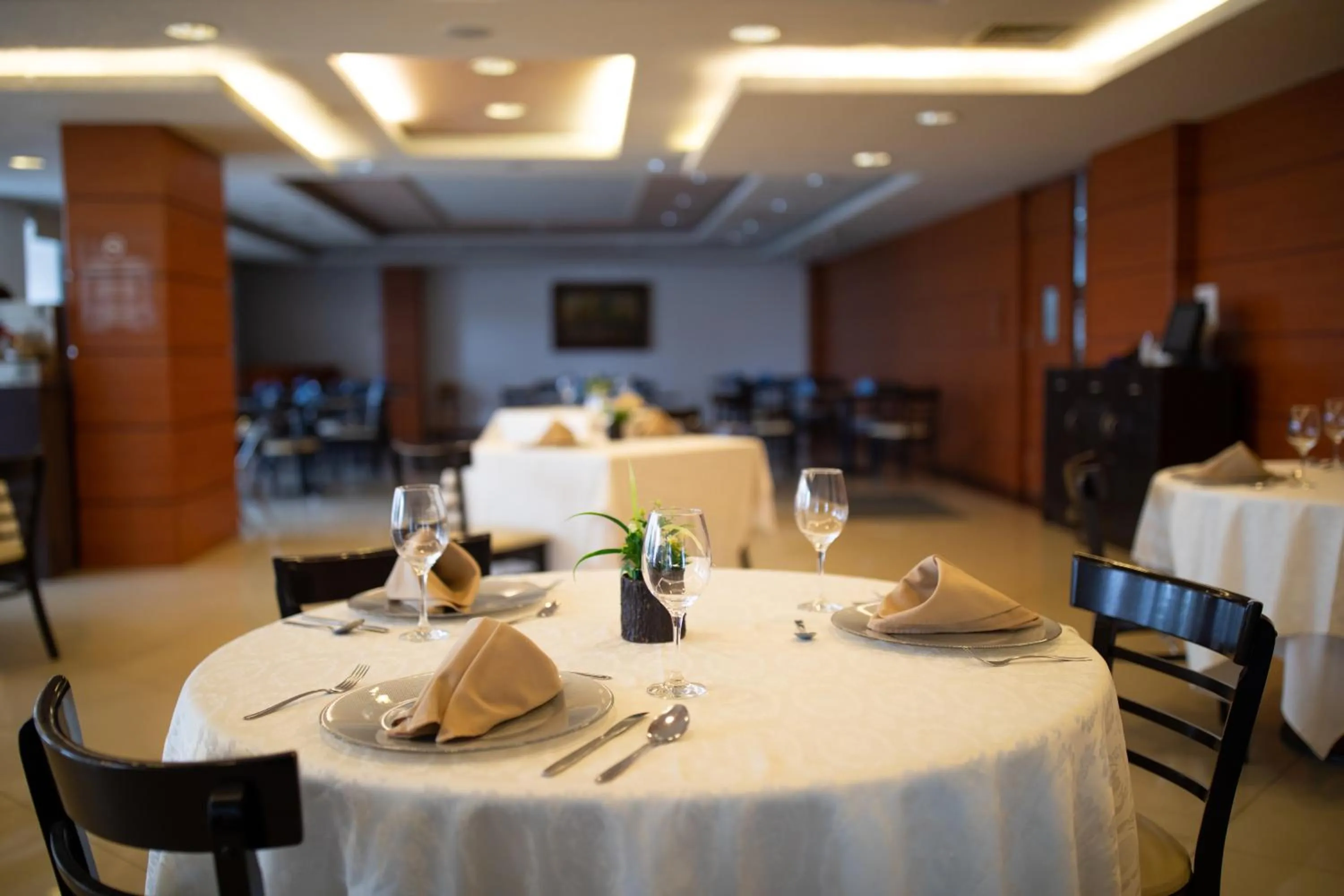 Restaurant/places to eat in Hotel Horizon & Convention Center