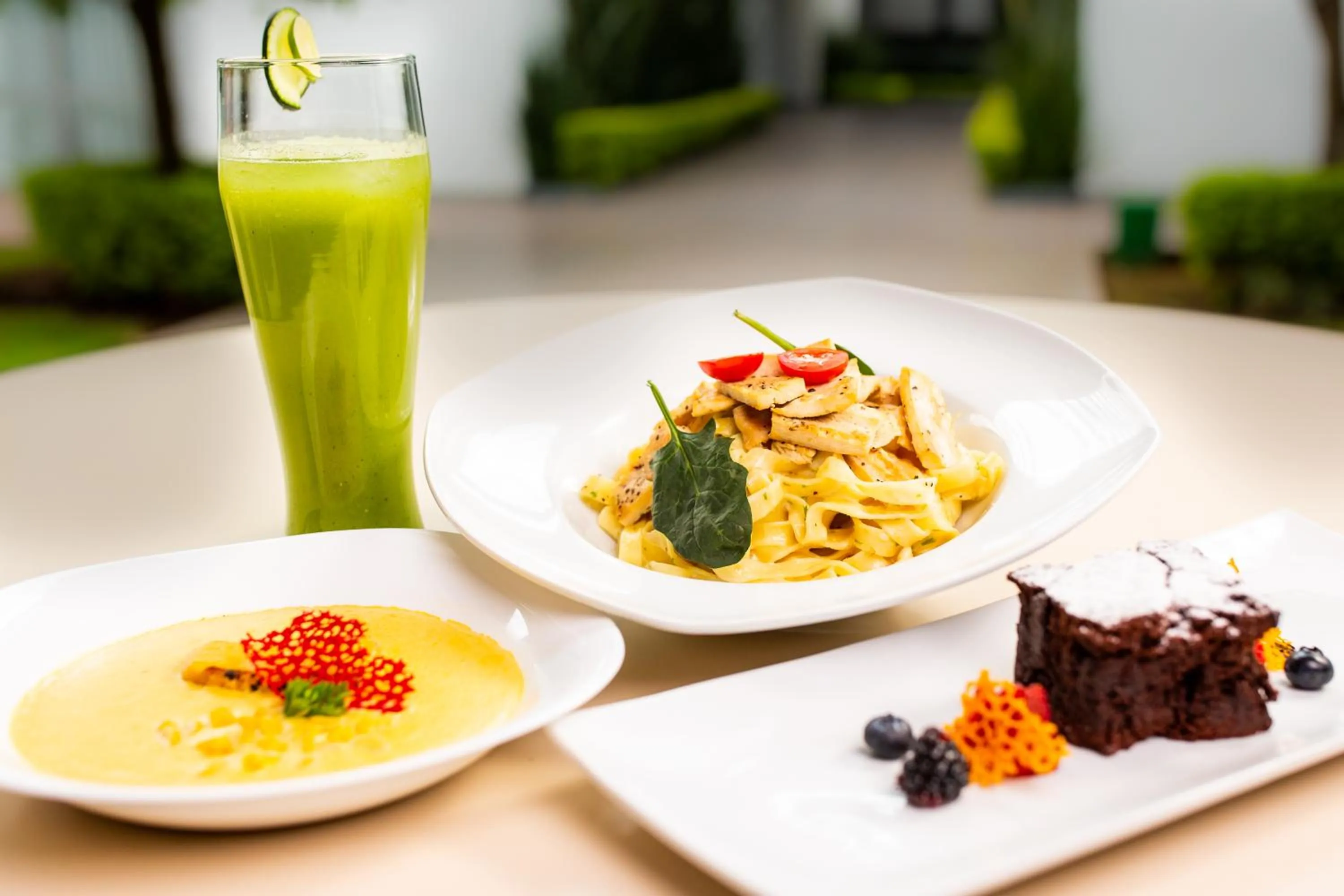 Restaurant/places to eat in Hotel Horizon & Convention Center