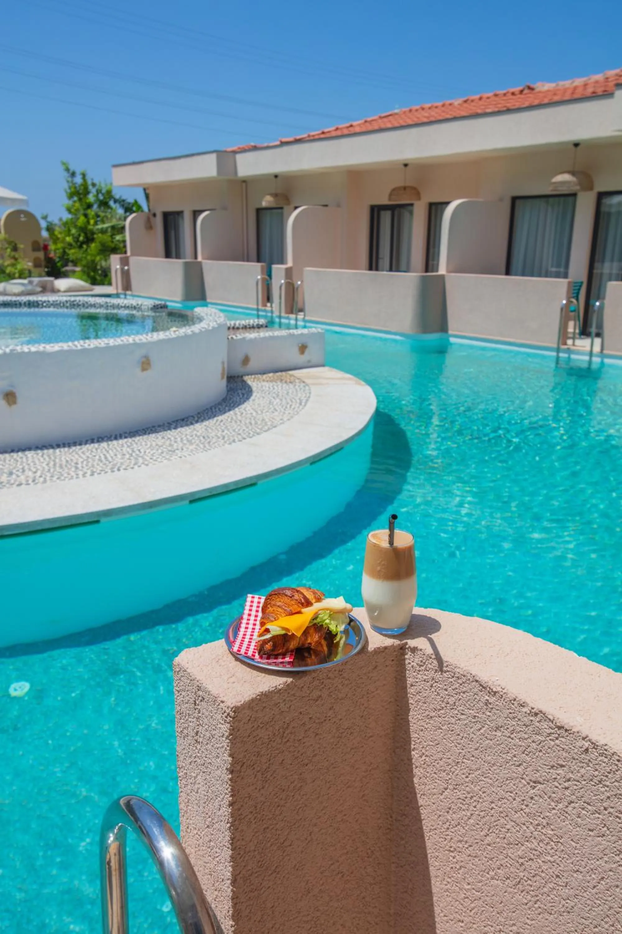 Food in Z Exclusive Hotel and Villas