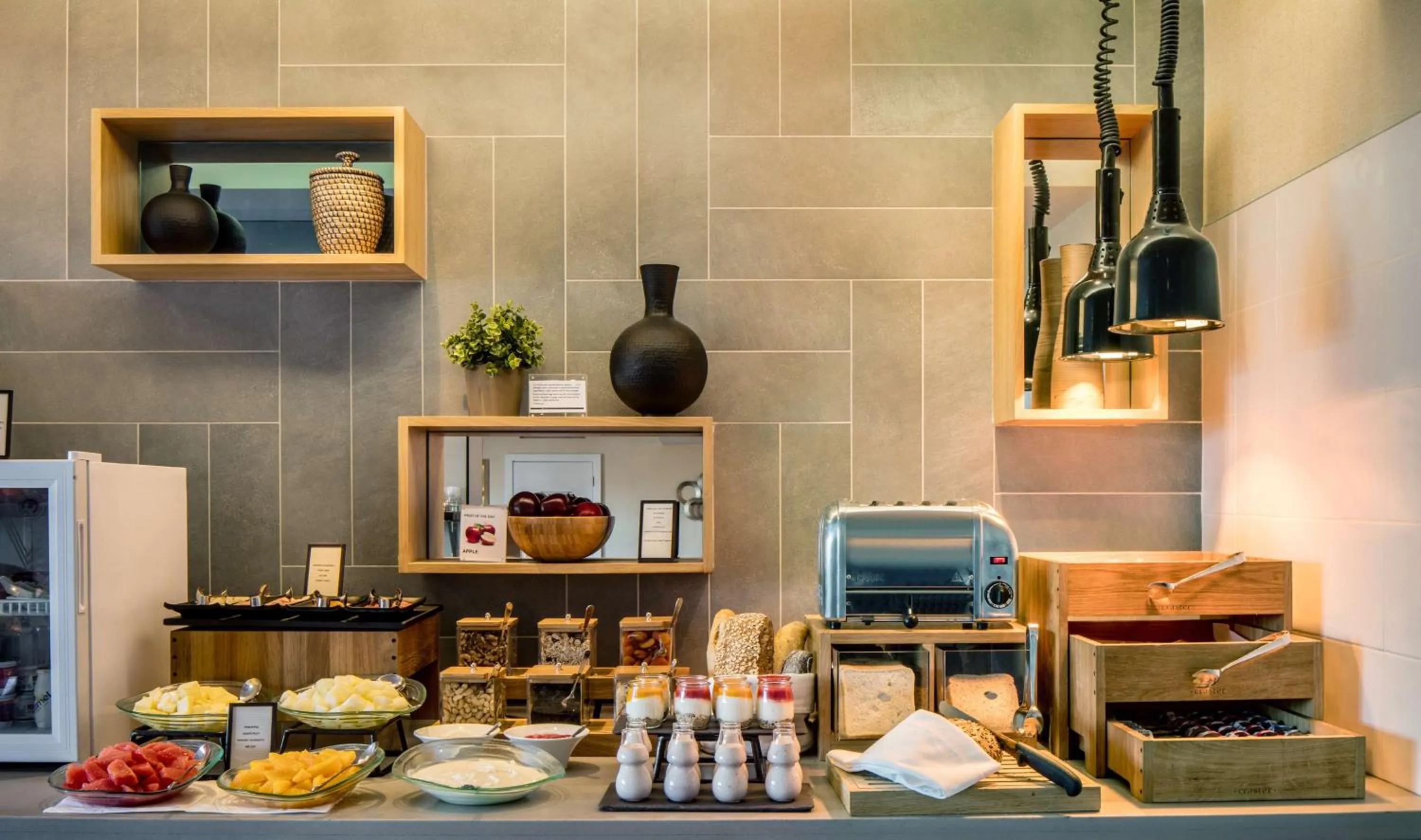 Property building in Hilton London Tower Bridge