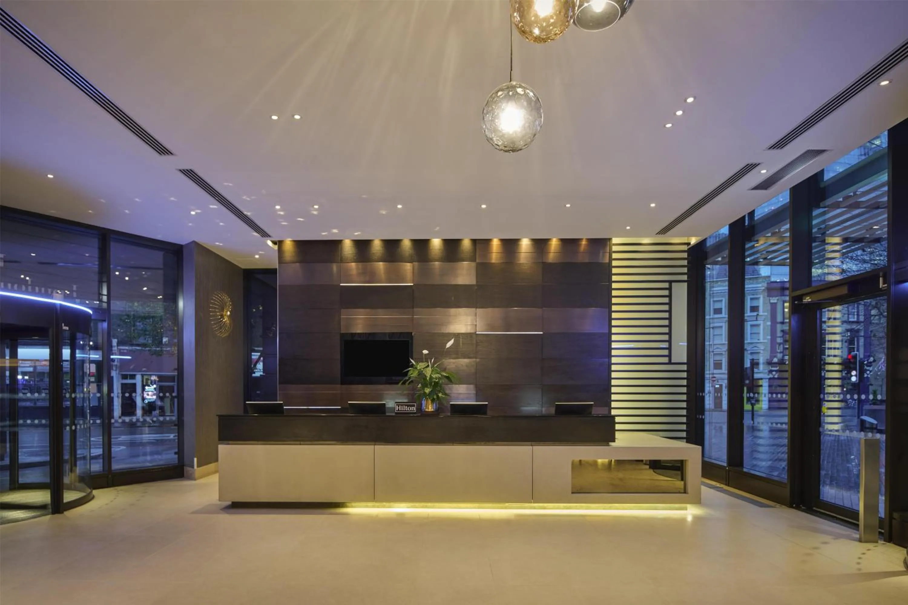 Lobby or reception in Hilton London Tower Bridge