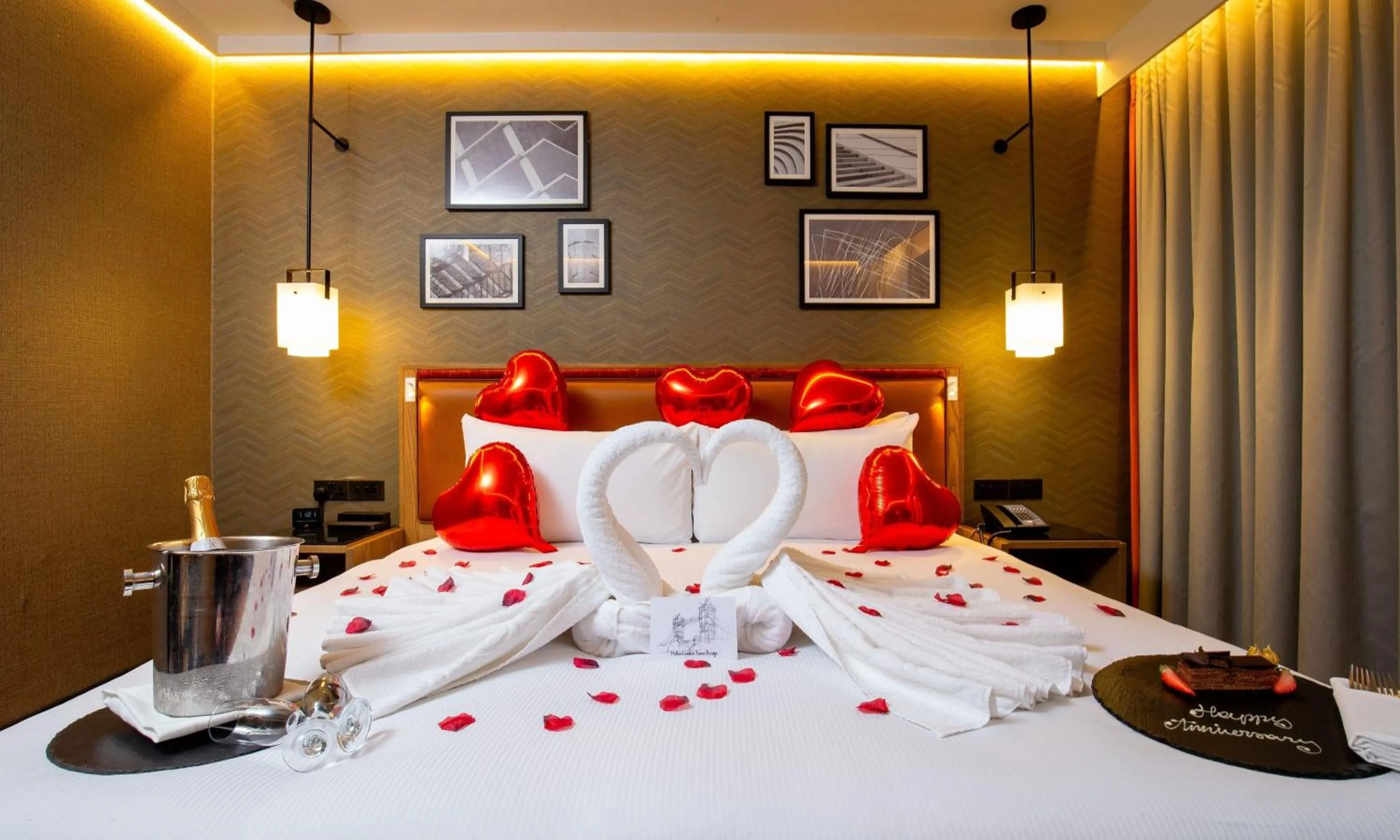 Bed in Hilton London Tower Bridge