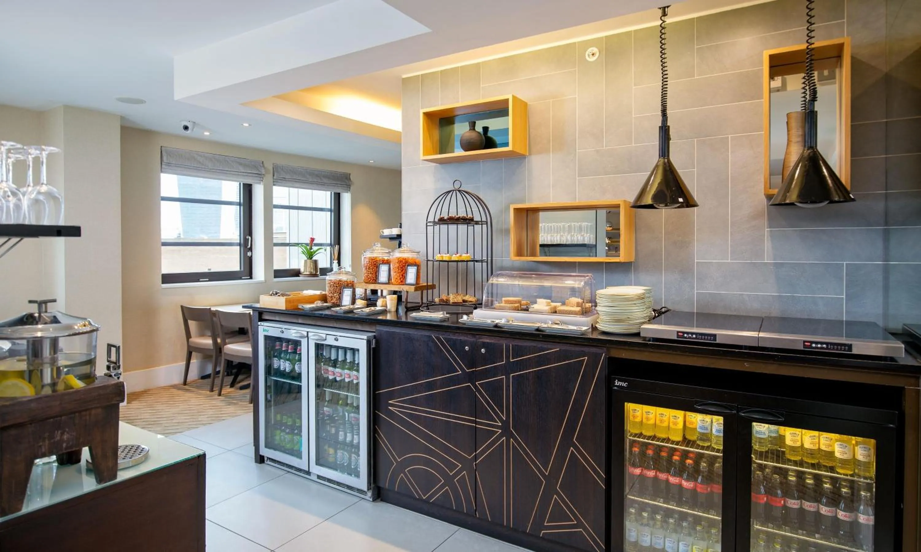 Kitchen or kitchenette in Hilton London Tower Bridge