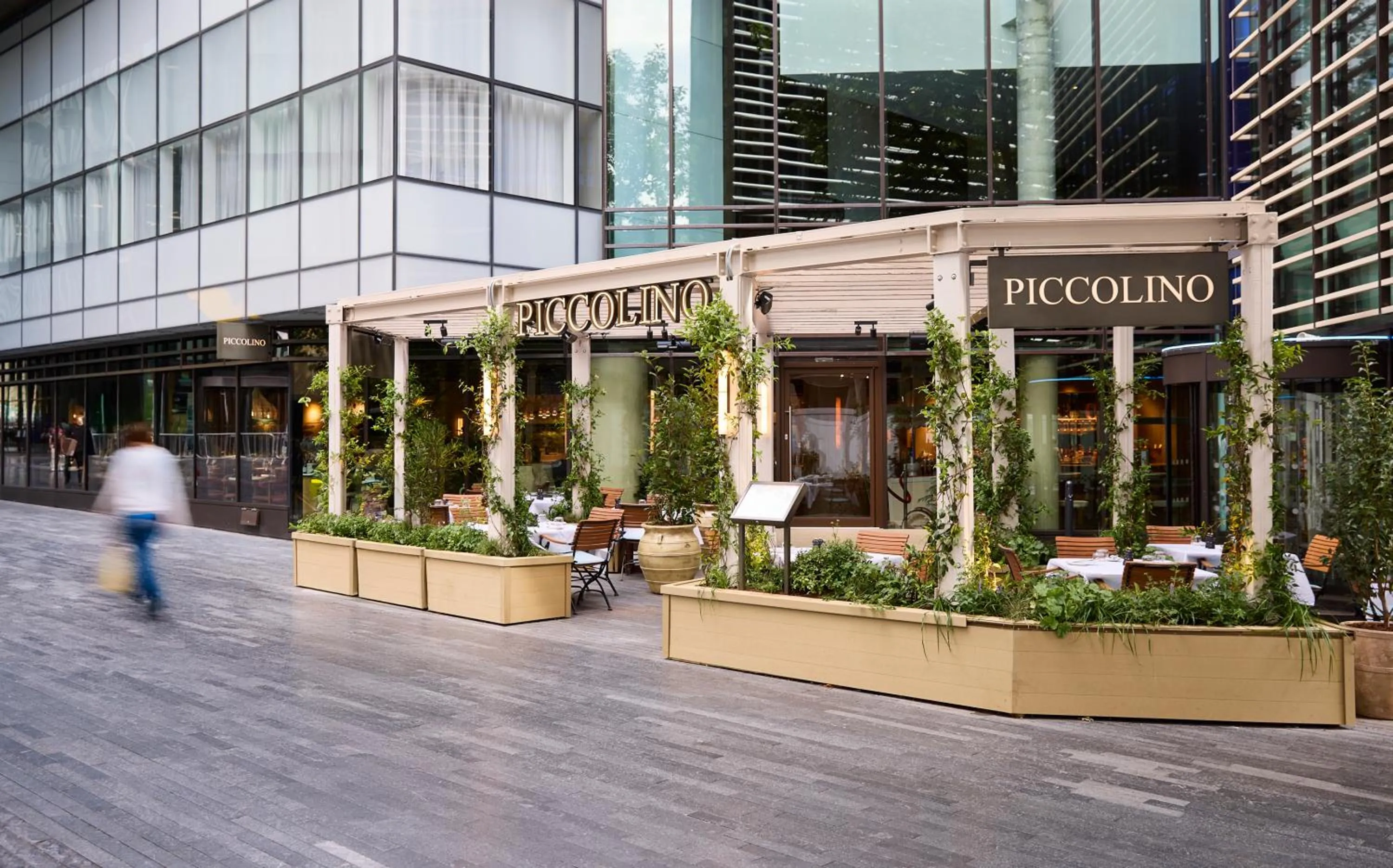 Restaurant/places to eat in Hilton London Tower Bridge