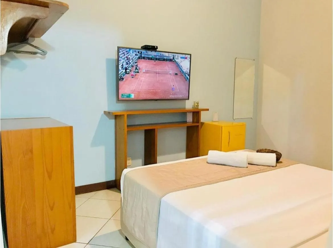 Photo of the whole room, Bed in Pousada Abaré