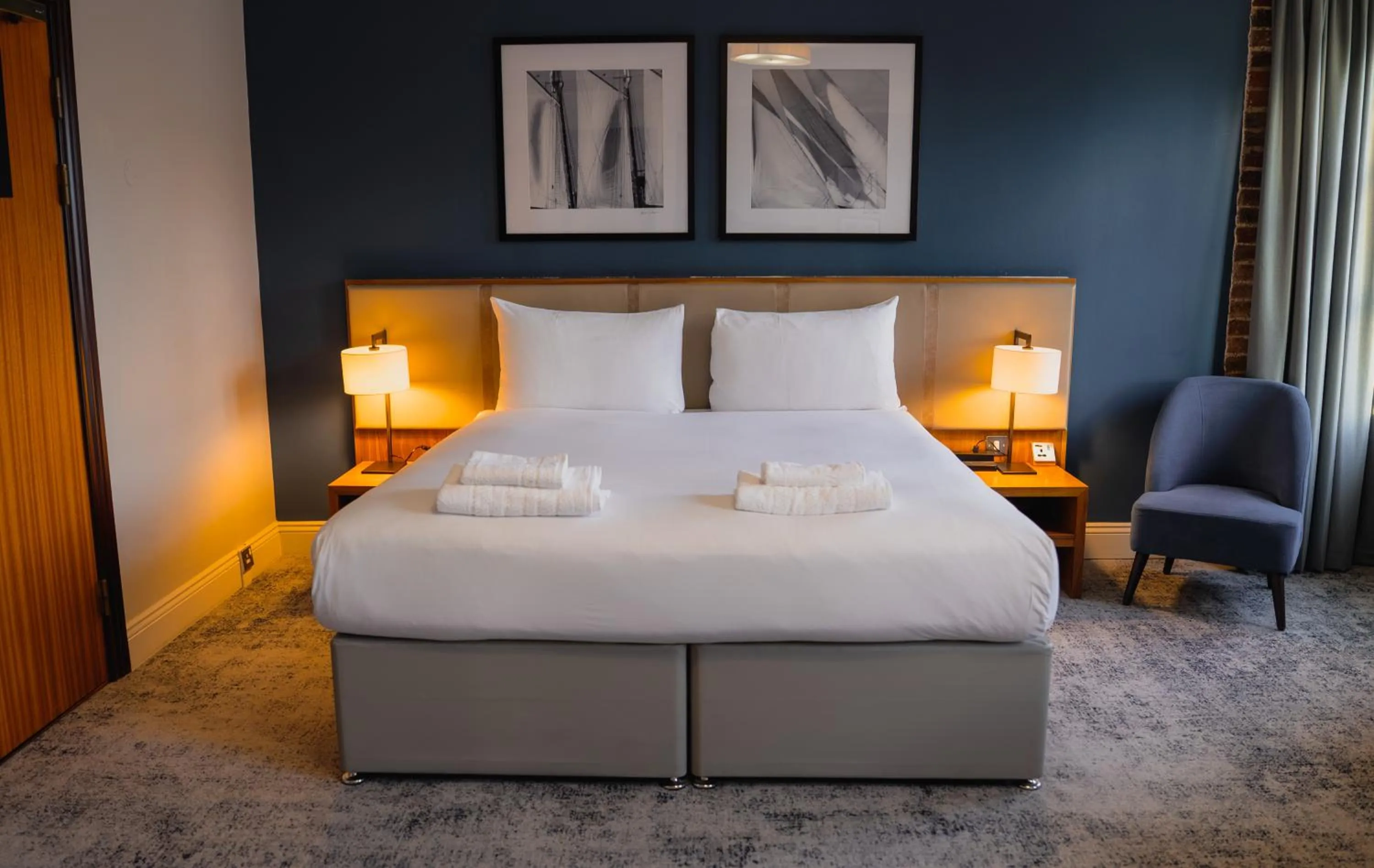 Photo of the whole room, Bed in a&o London Docklands Riverside