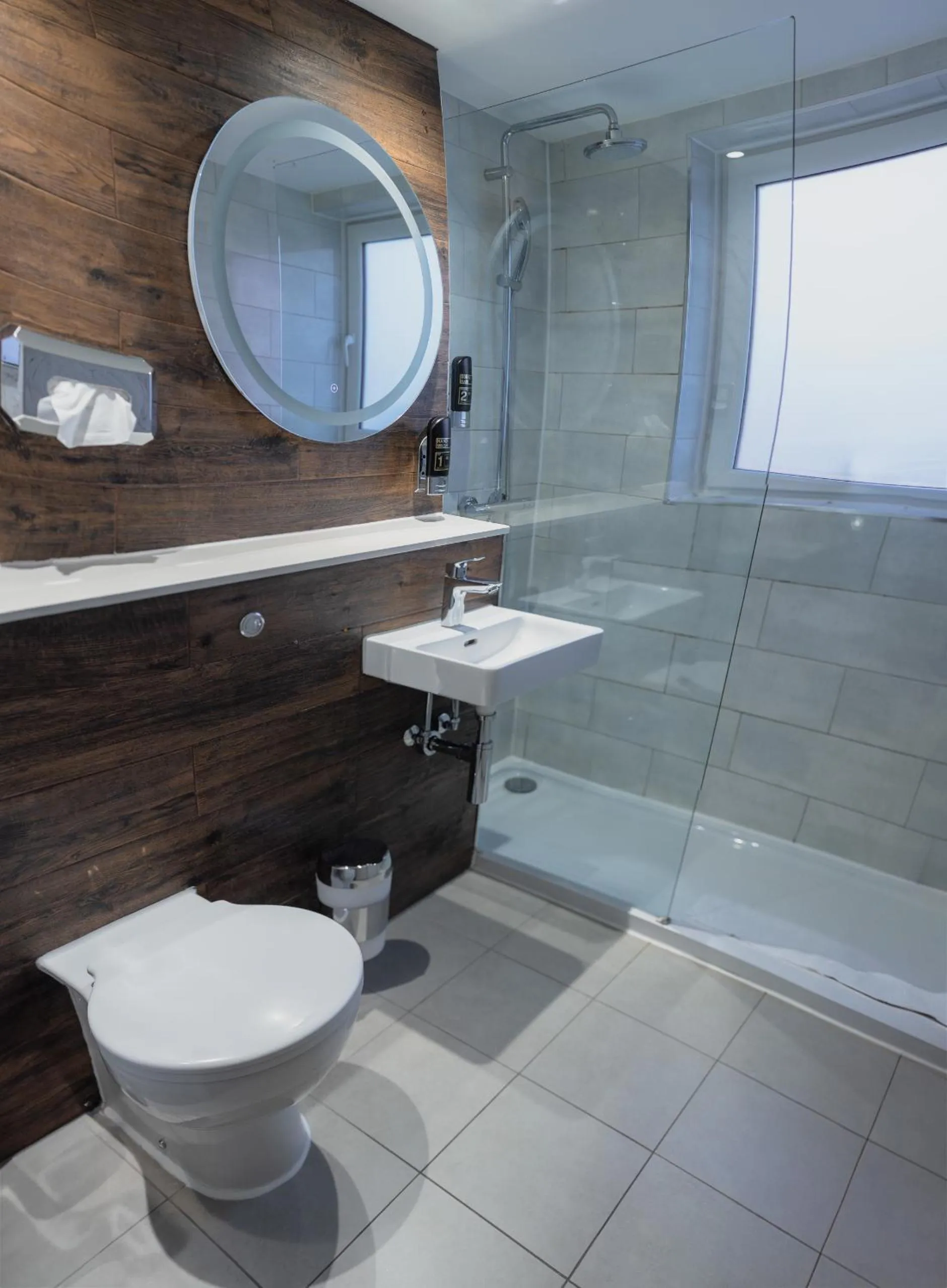 Shower in a&o London Docklands Riverside