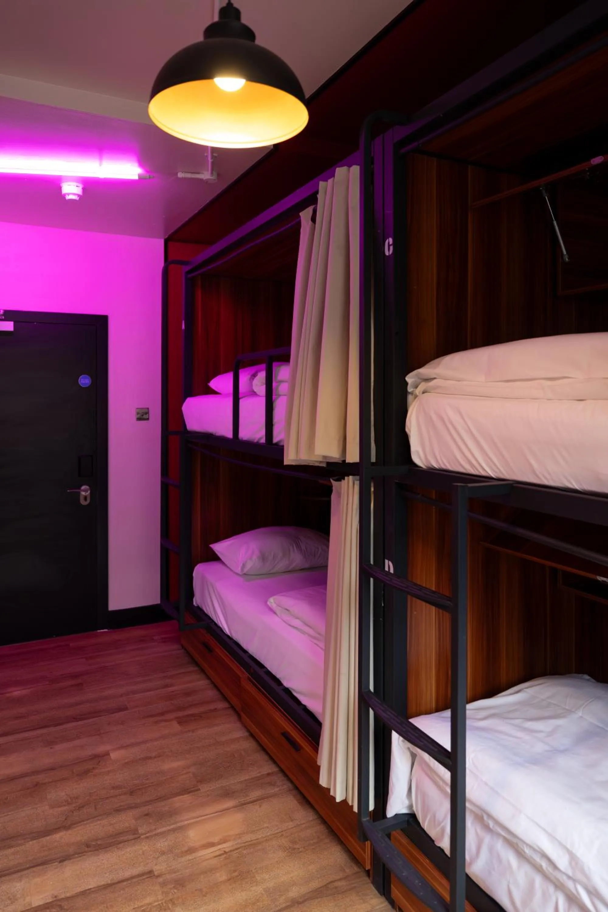 Restaurant/places to eat, Bed in Malacuna Manchester