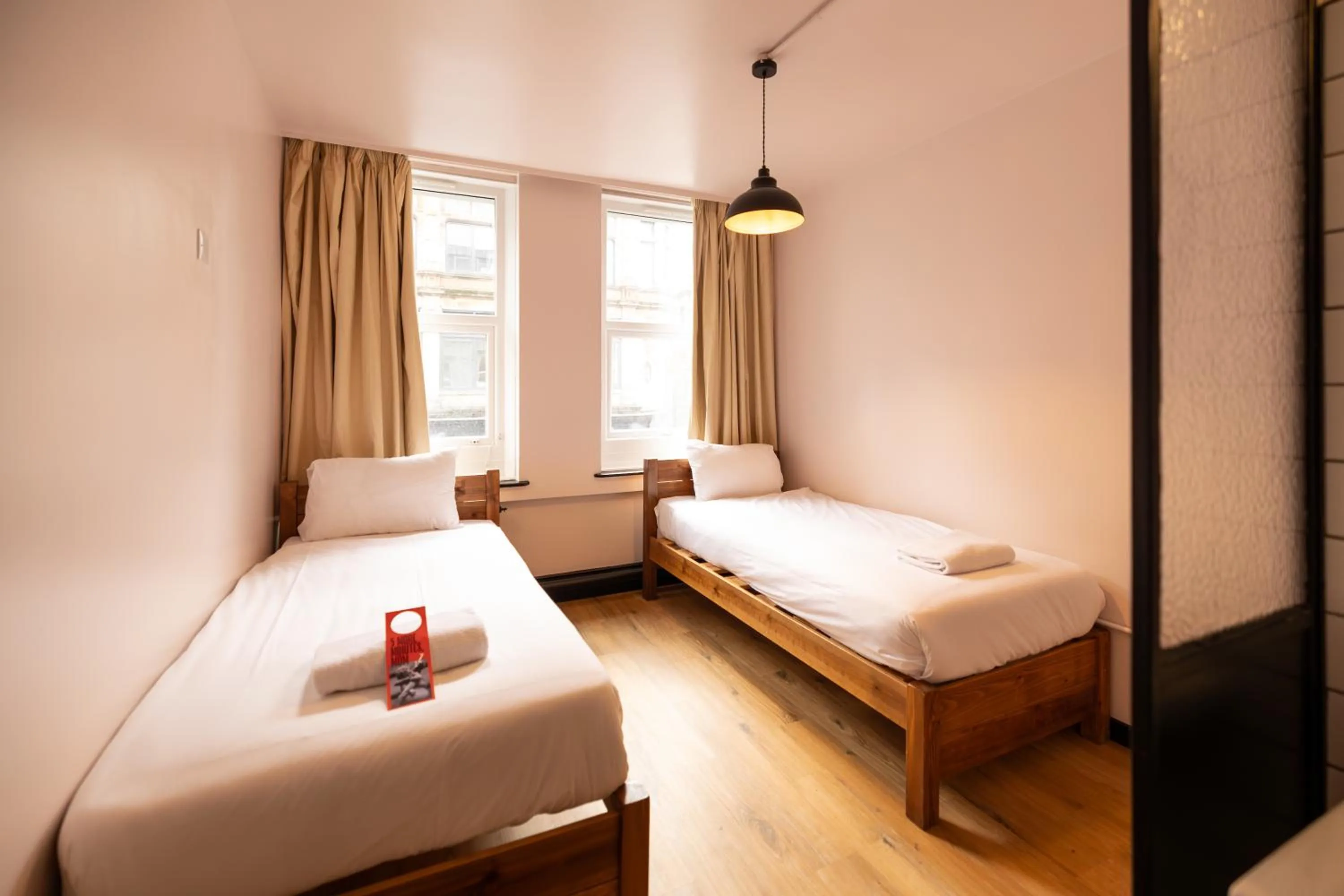 Restaurant/places to eat, Bed in Malacuna Manchester