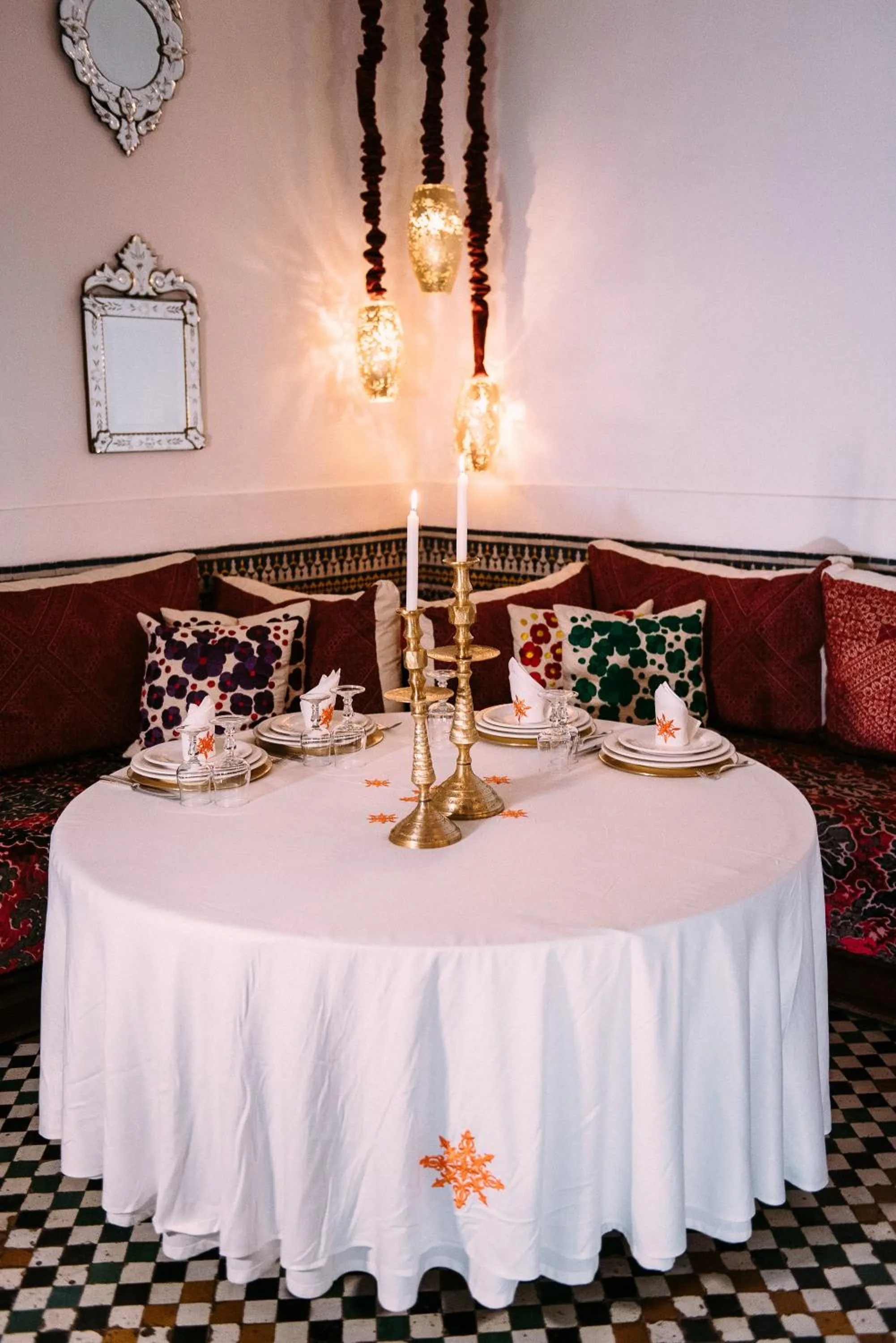 Restaurant/places to eat in La Maison Bleue Batha