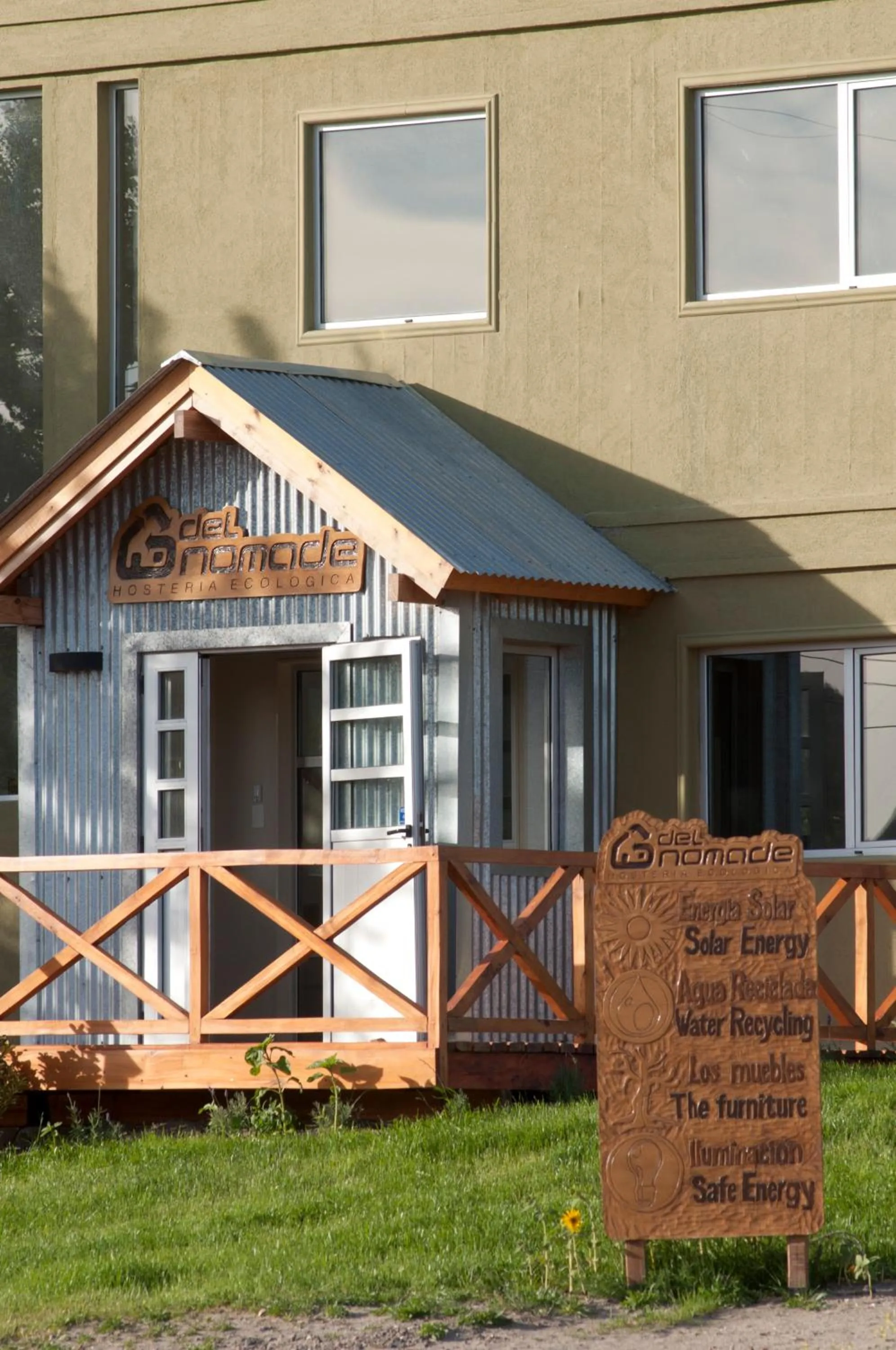 Facade/entrance in Del Nomade Hosteria Ecologica