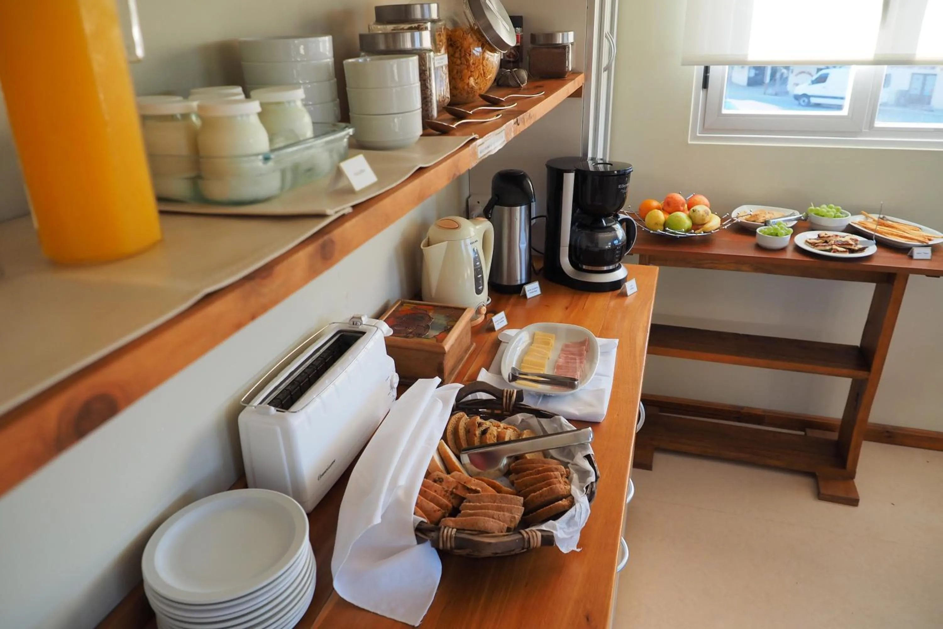 Buffet breakfast in Del Nomade Hosteria Ecologica