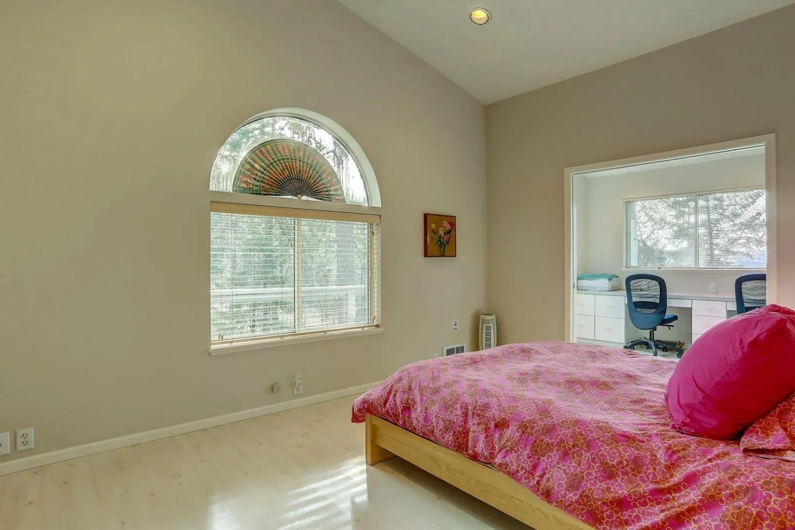 Bed in Fir Mountain Escape