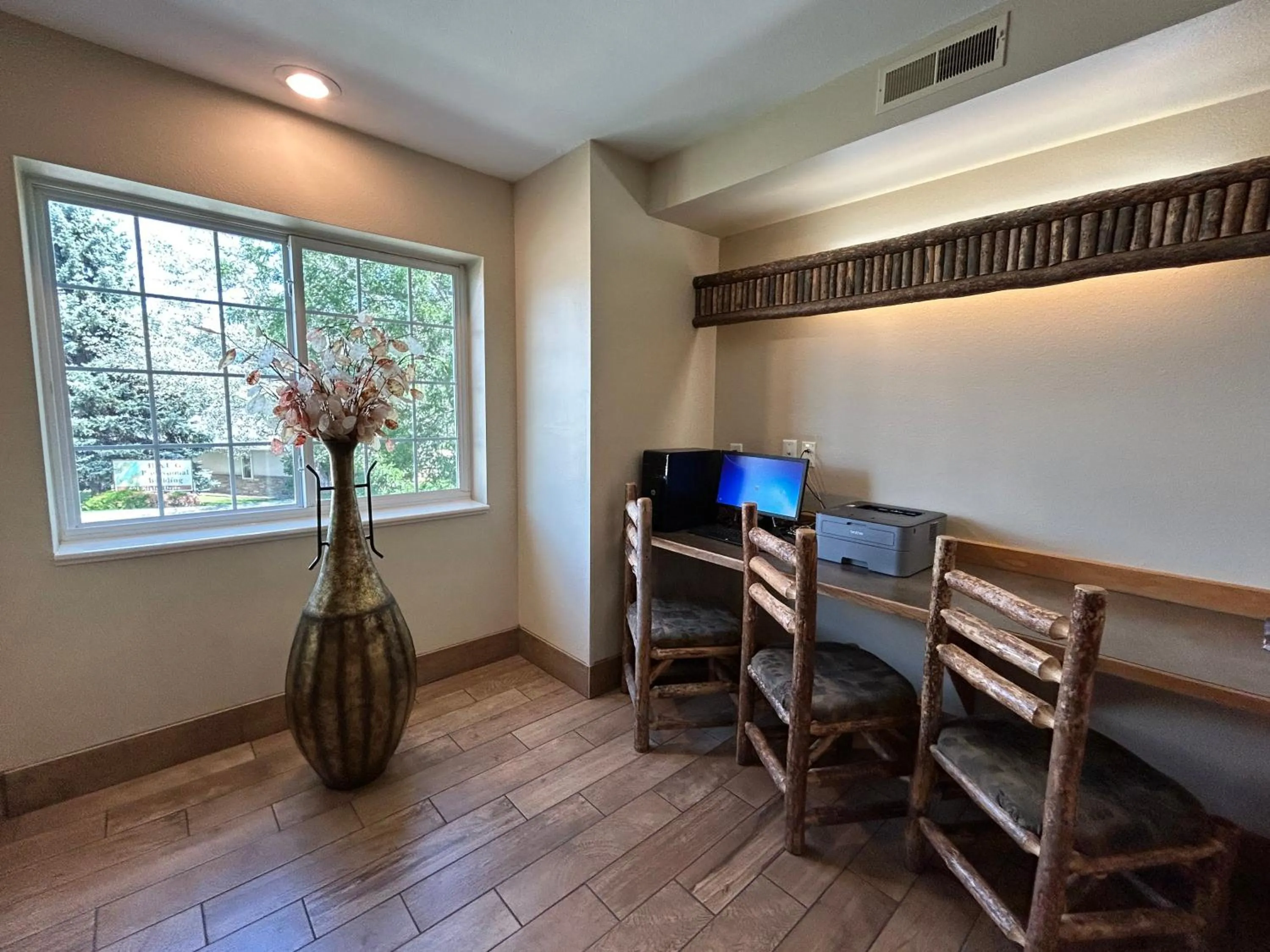 Business facilities in Microtel Inn & Suites by Wyndham Bozeman