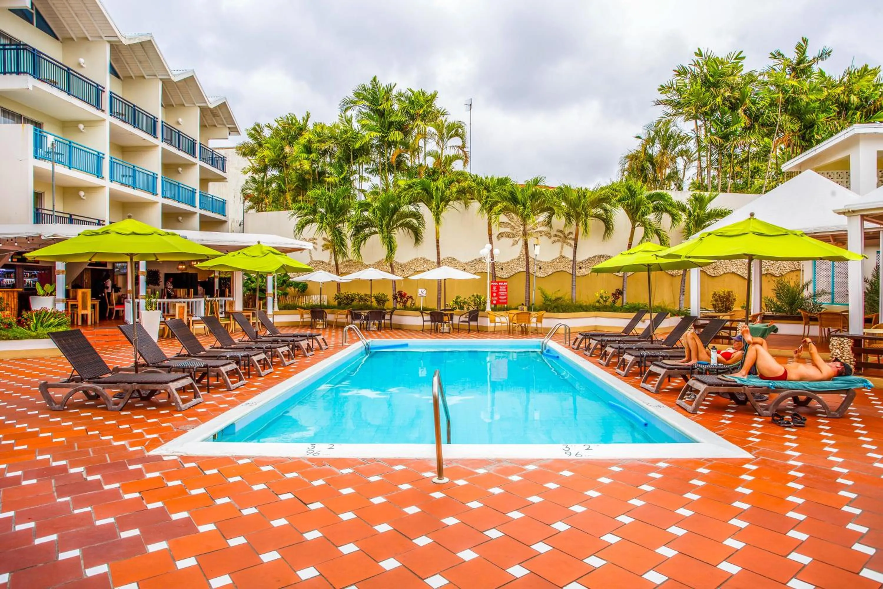 Swimming pool in Blue Horizon Hotel