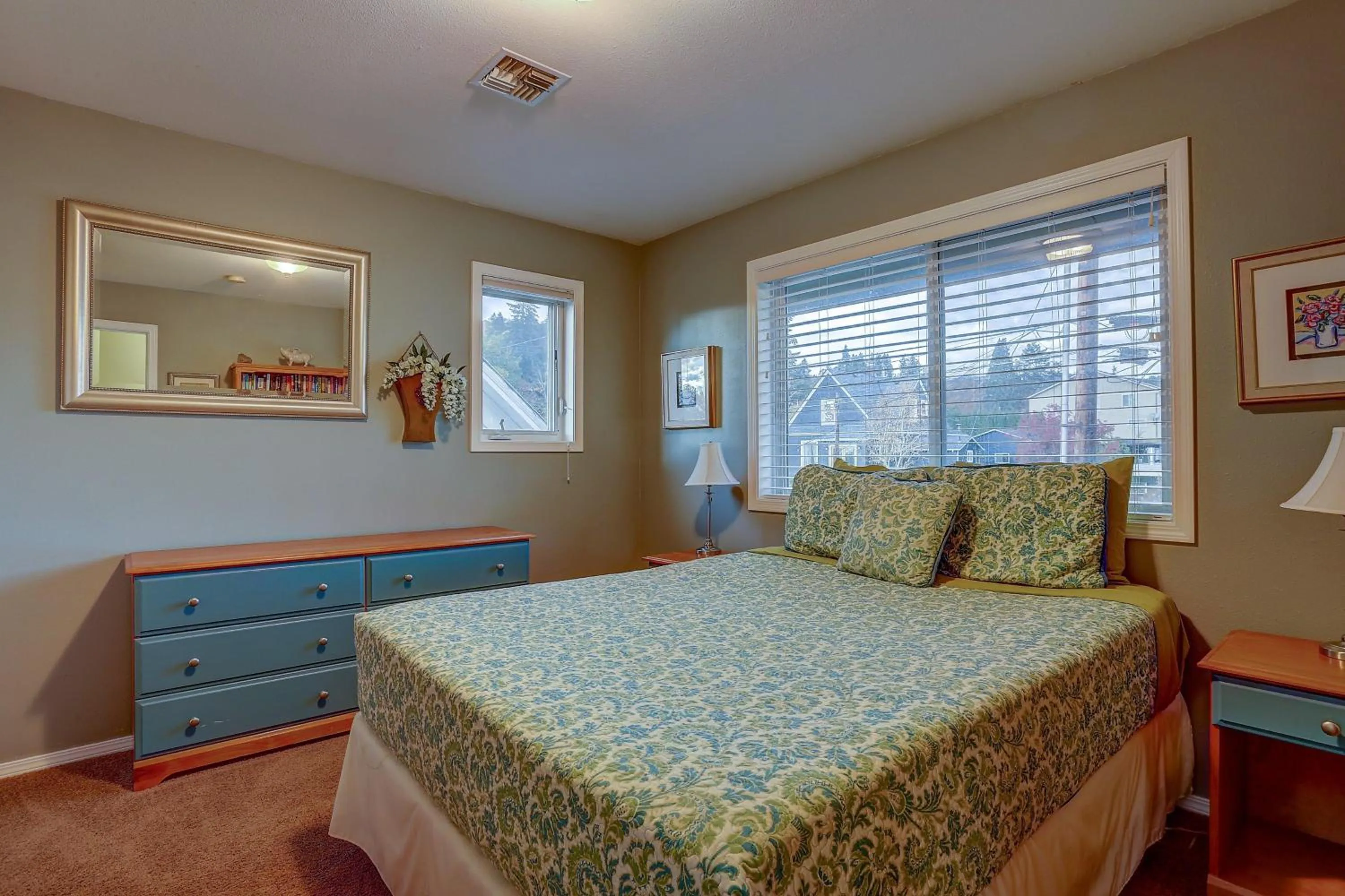 Bed in Northern Lights