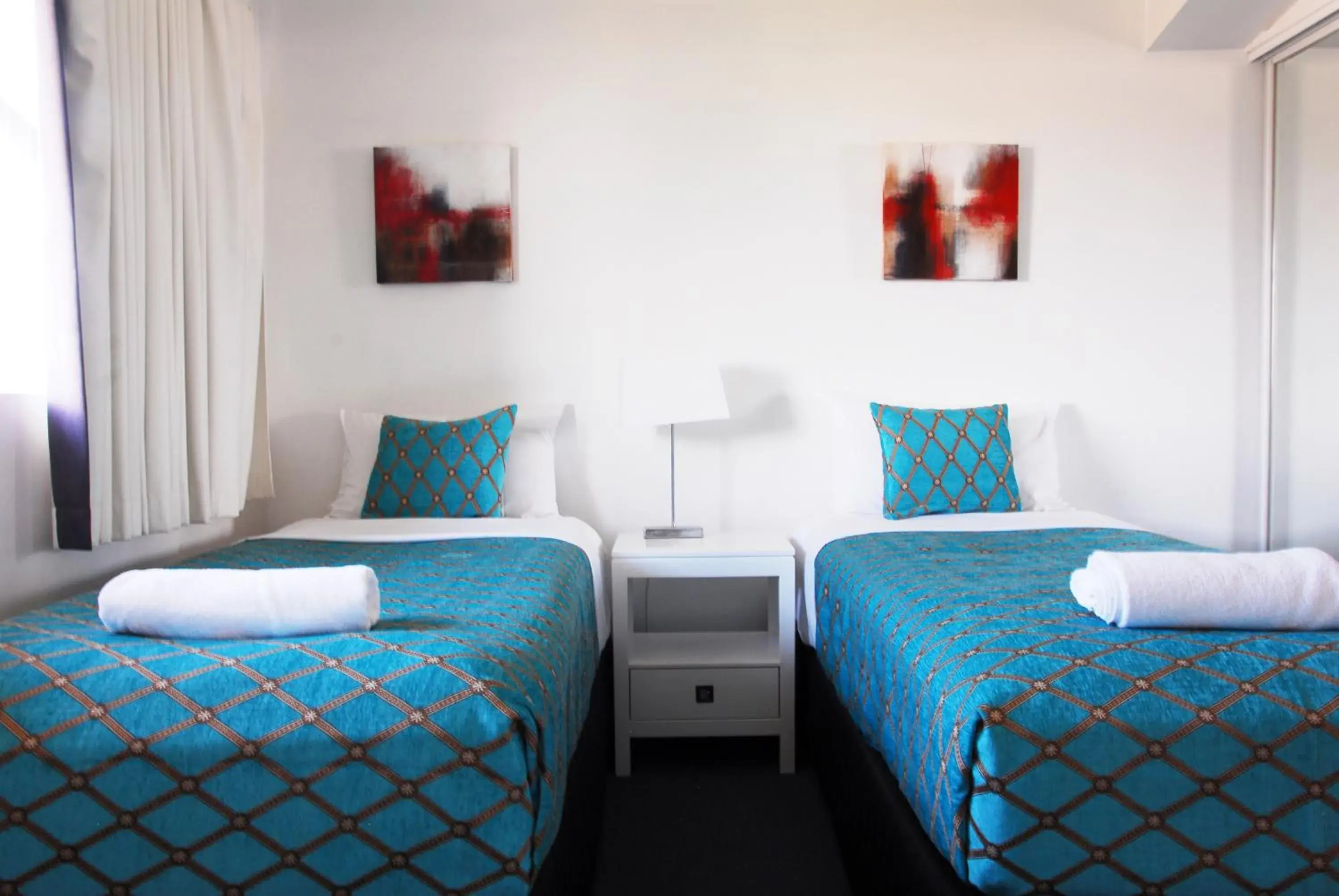 Deluxe Two-Bedroom Apartment with Spa Bath - Split Level in Montego Sands Resort Deluxe Two-Bedroom Apartment with Spa Bath - Split Level in Montego Sands Resort