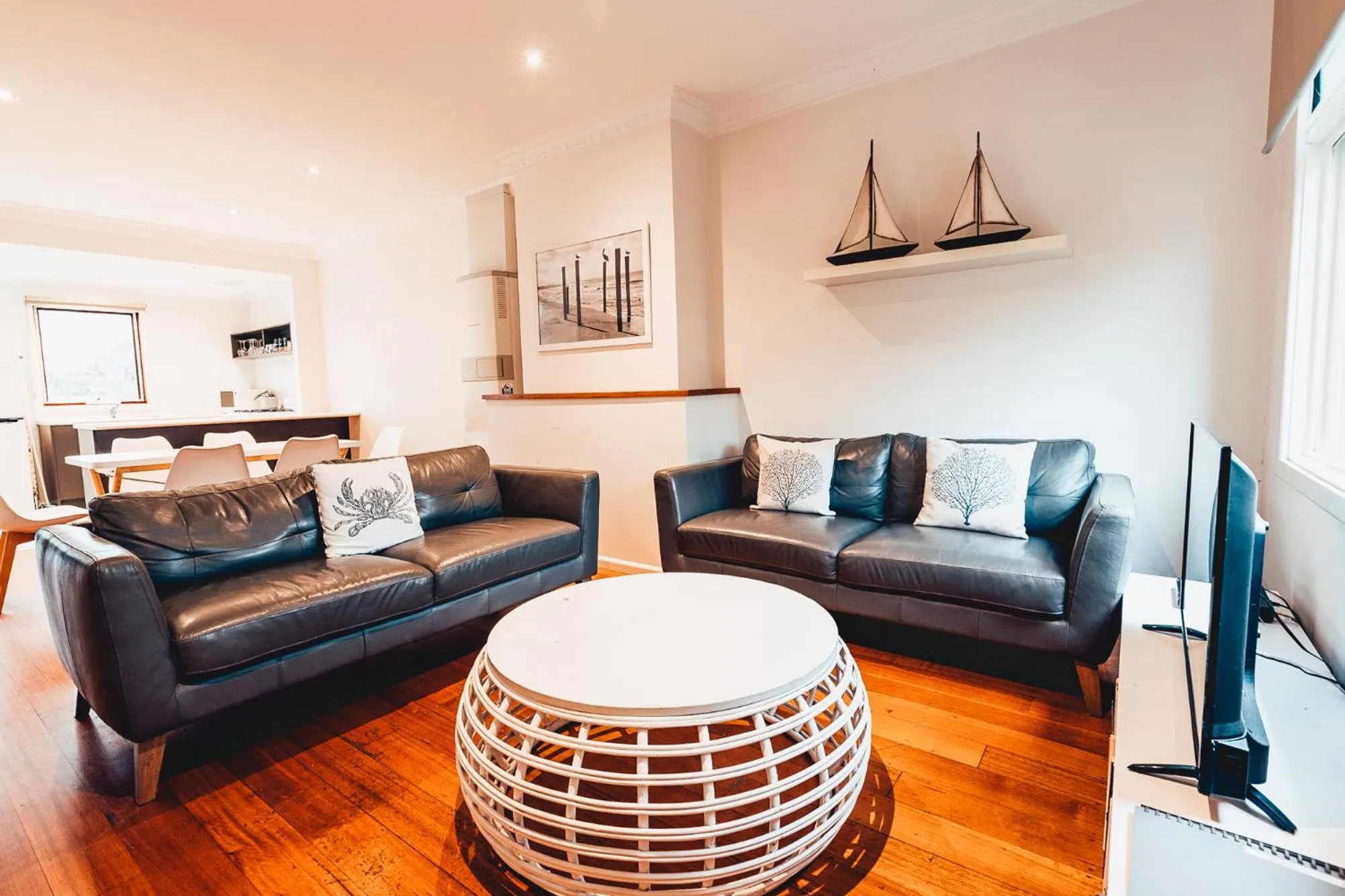 TV and multimedia in Beach Holiday Apartments