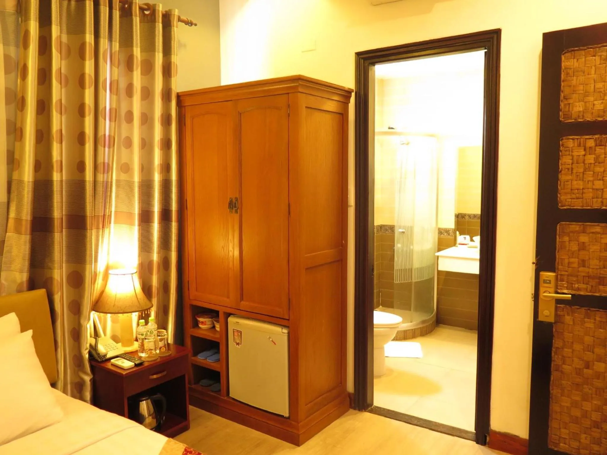 Photo of the whole room in Sunflowers Hotel Airport