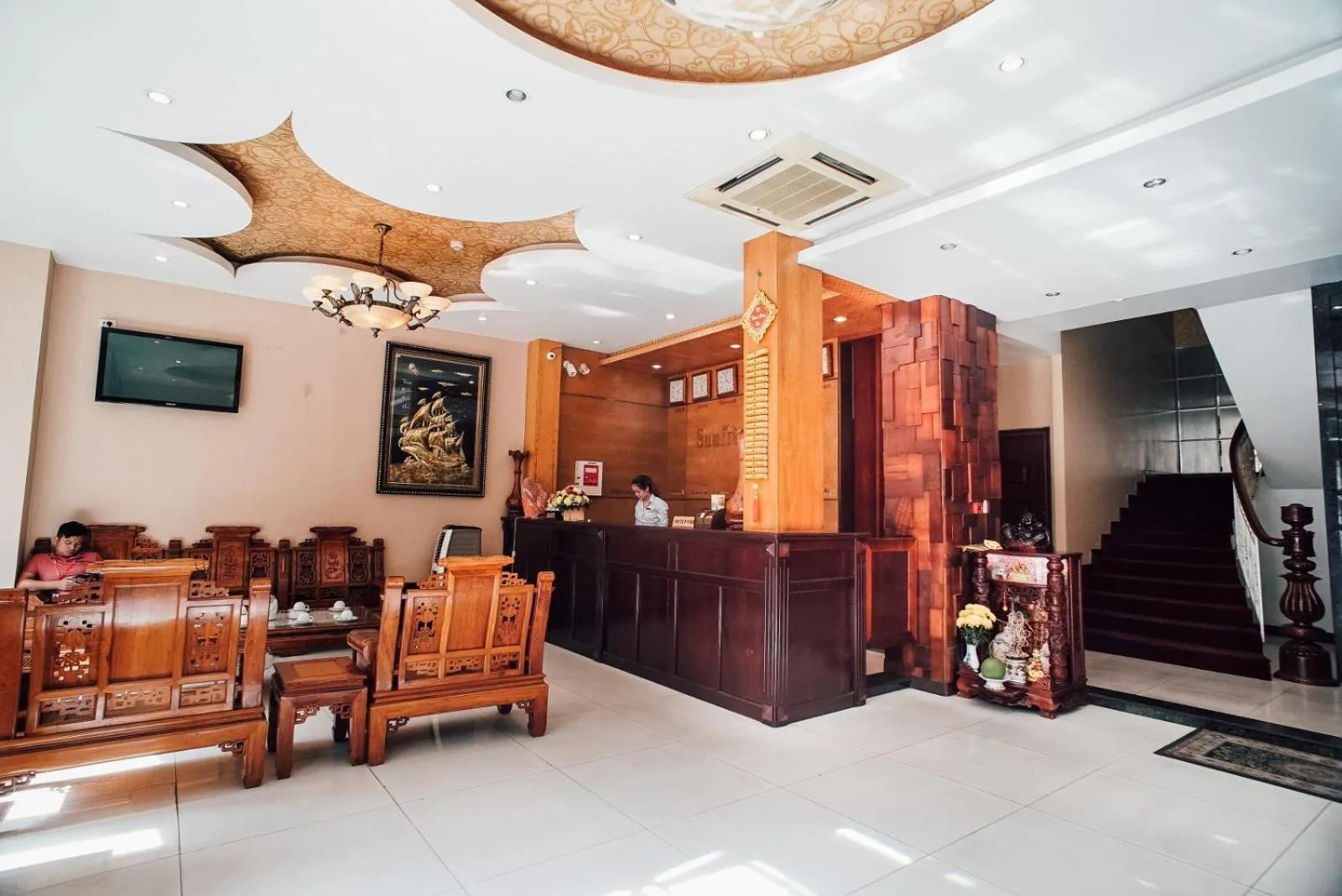 Lobby or reception in Sunflowers Hotel Airport