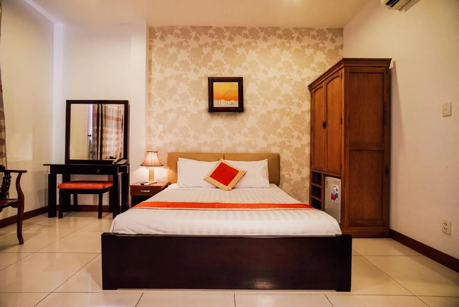 Bedroom in Sunflowers Hotel Airport