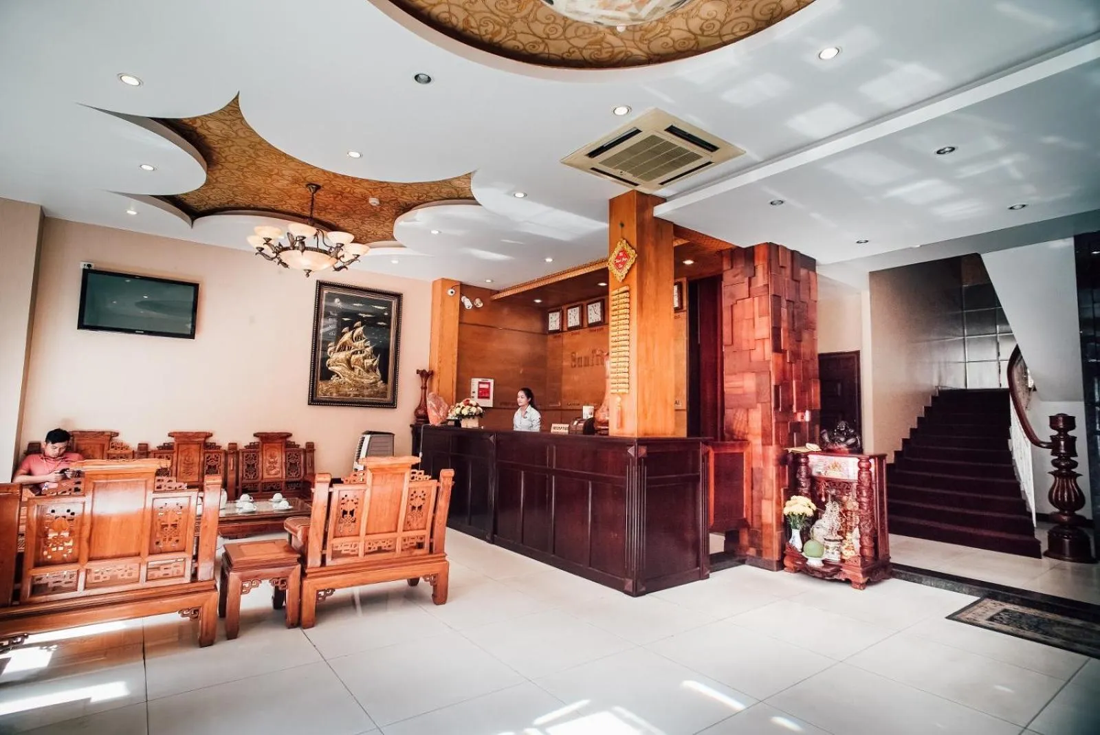 Lobby or reception in Sunflowers Hotel Airport