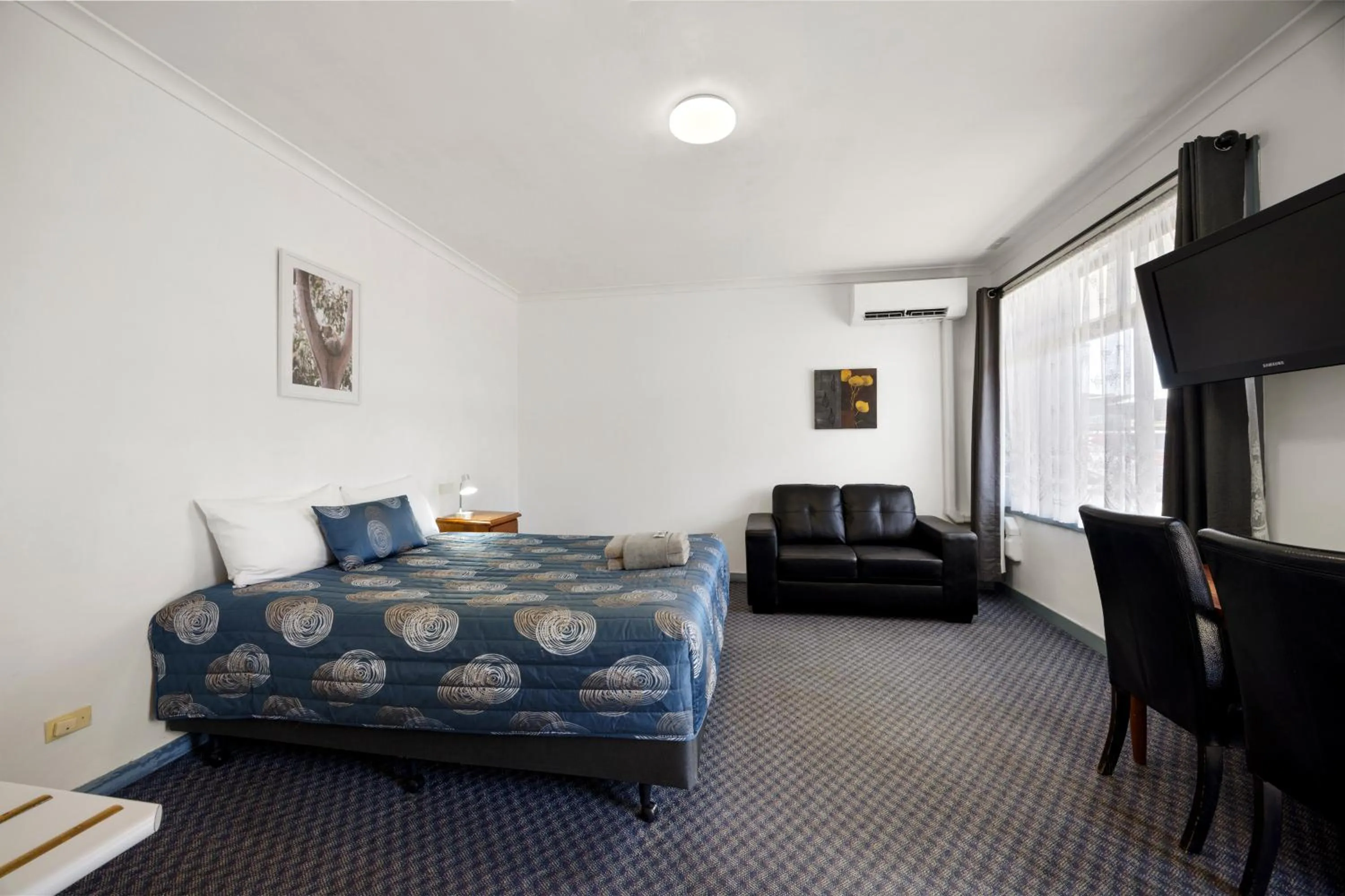 Bed in Castle Motel Bairnsdale