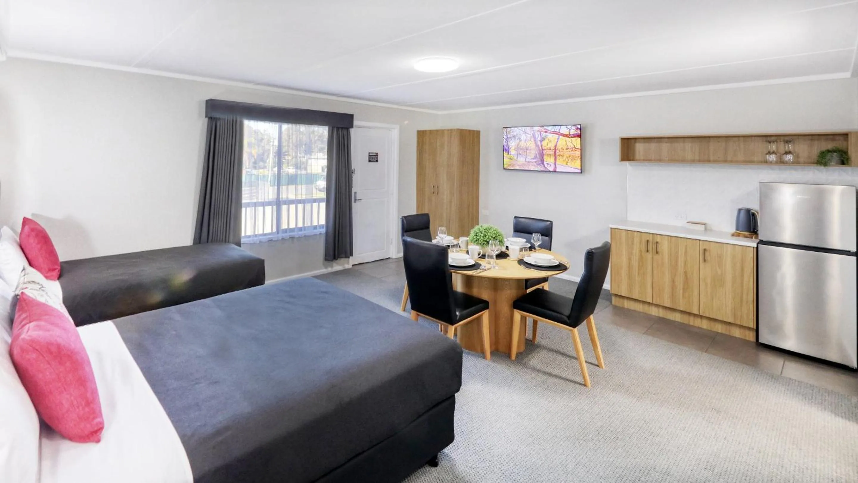 Bed in Deniliquin Motel