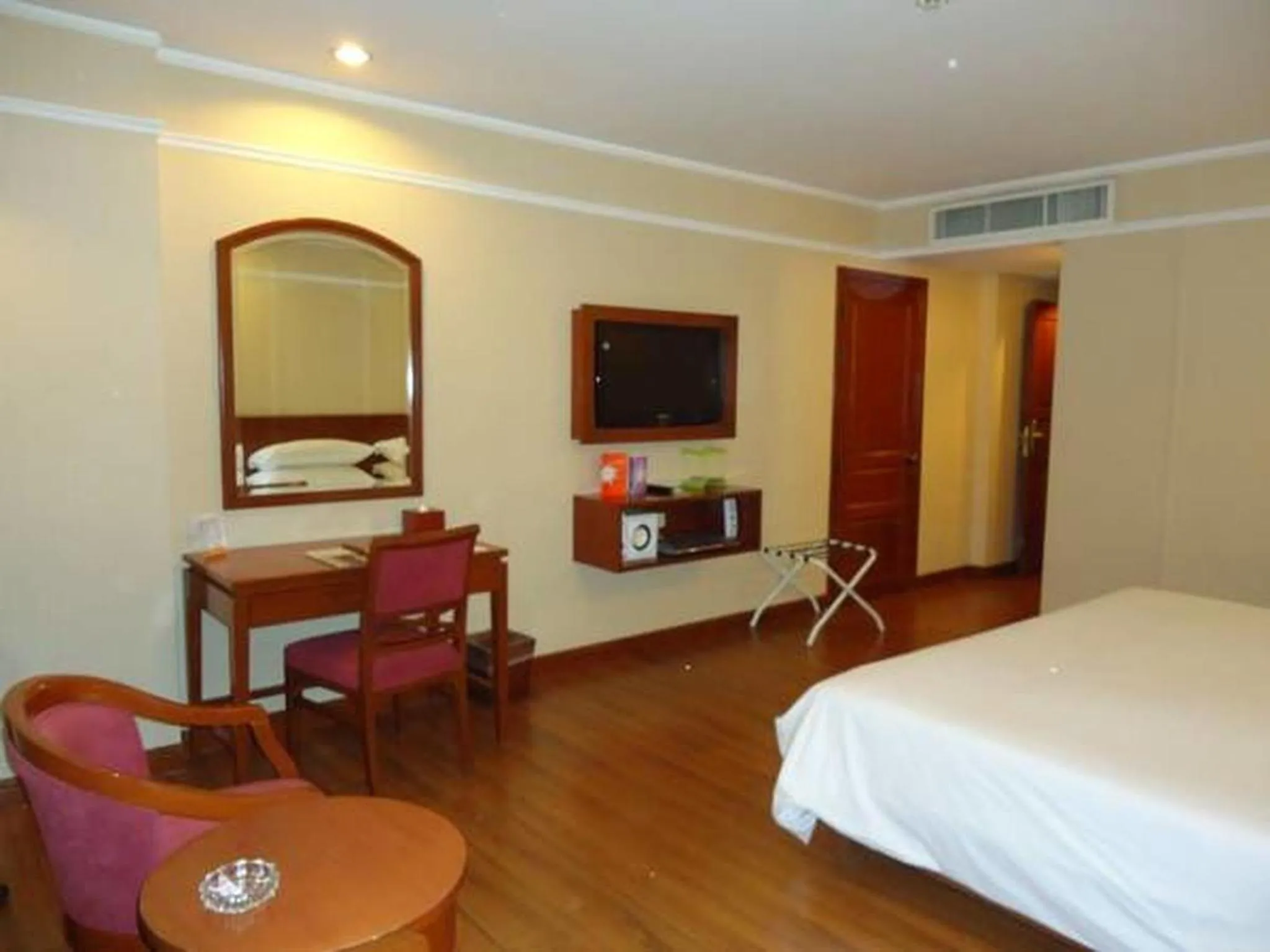 Photo of the whole room, Bed in The Palazzo Hotel