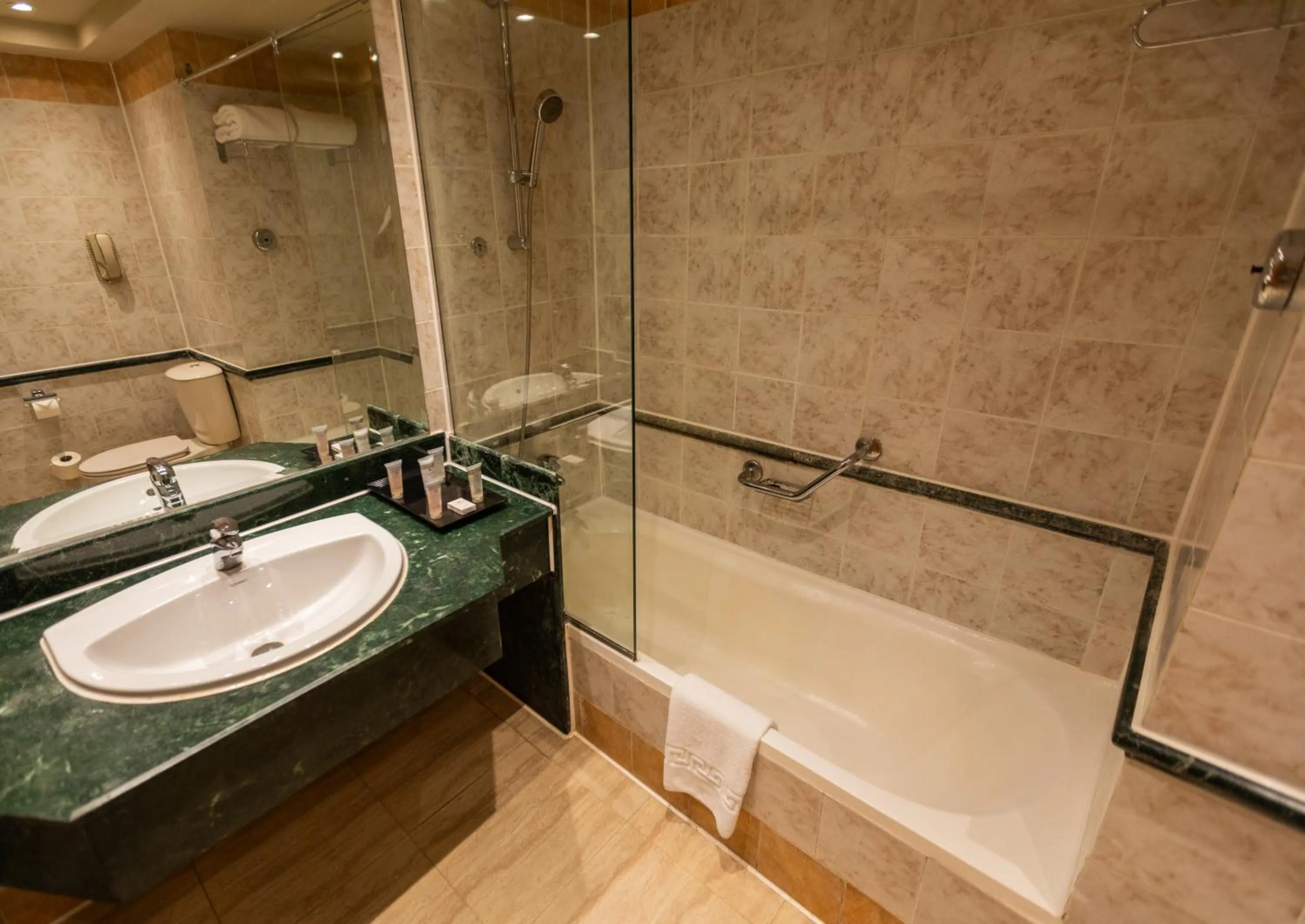 Bathroom in Old Palace Resort Sahl Hasheesh