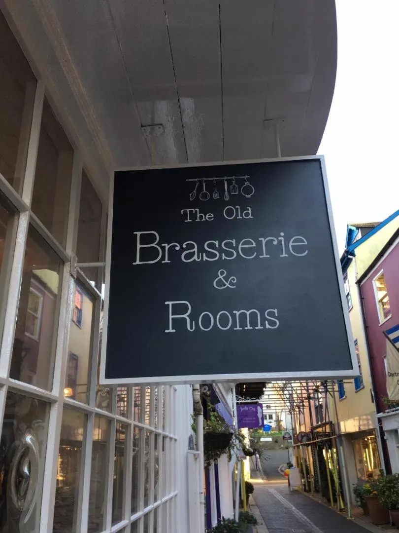 The Old Brasserie & Rooms @ no.8