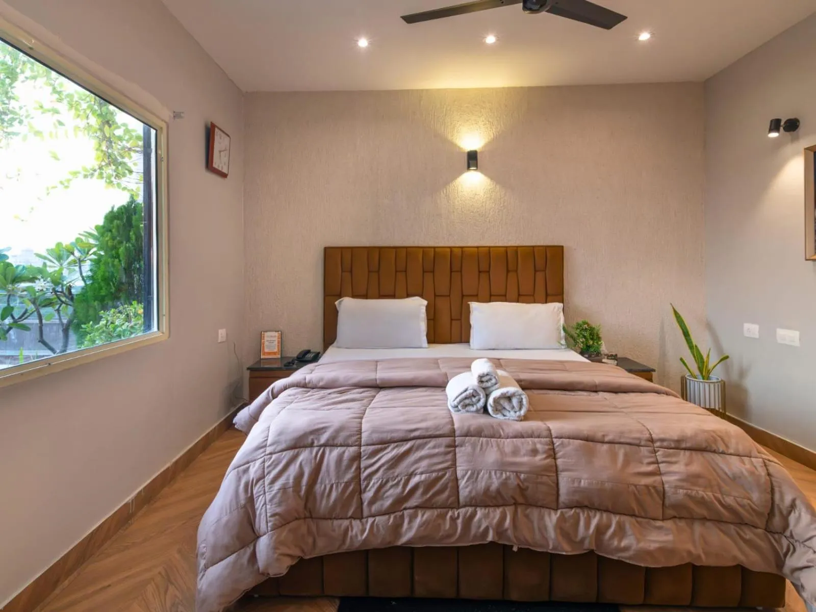 Bedroom, Bed in Hotel City Premier - Golf Course Road ,Gurgaon