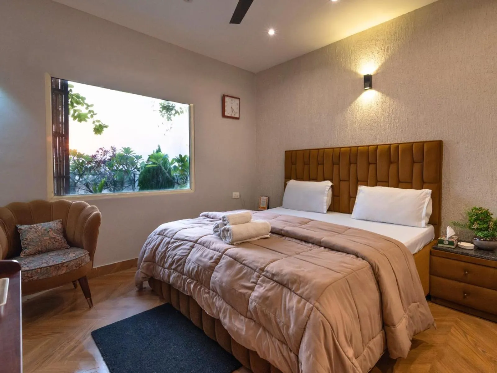 Bedroom, Bed in Hotel City Premier - Golf Course Road ,Gurgaon