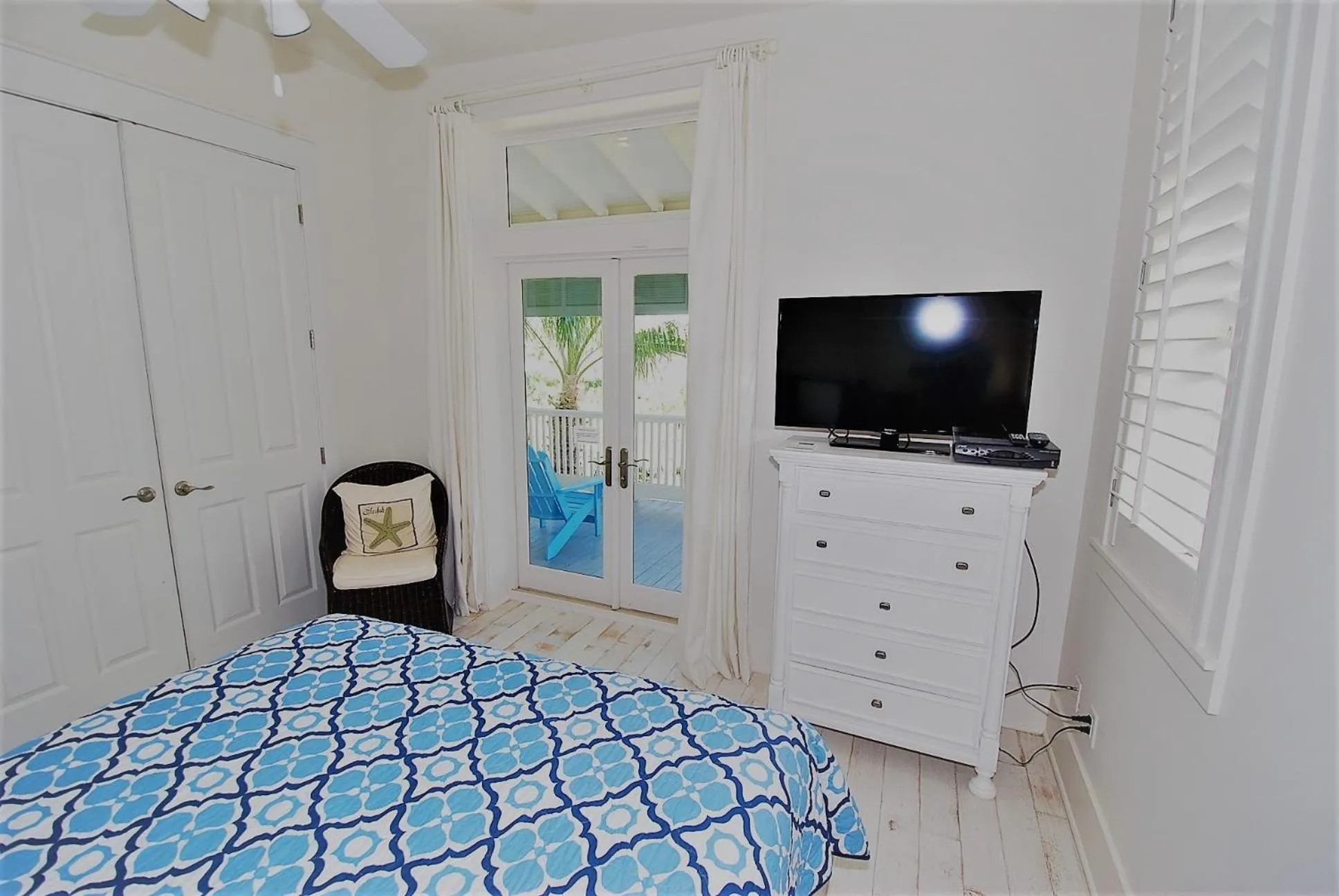 Bedroom, Bed in Bella Casa Home