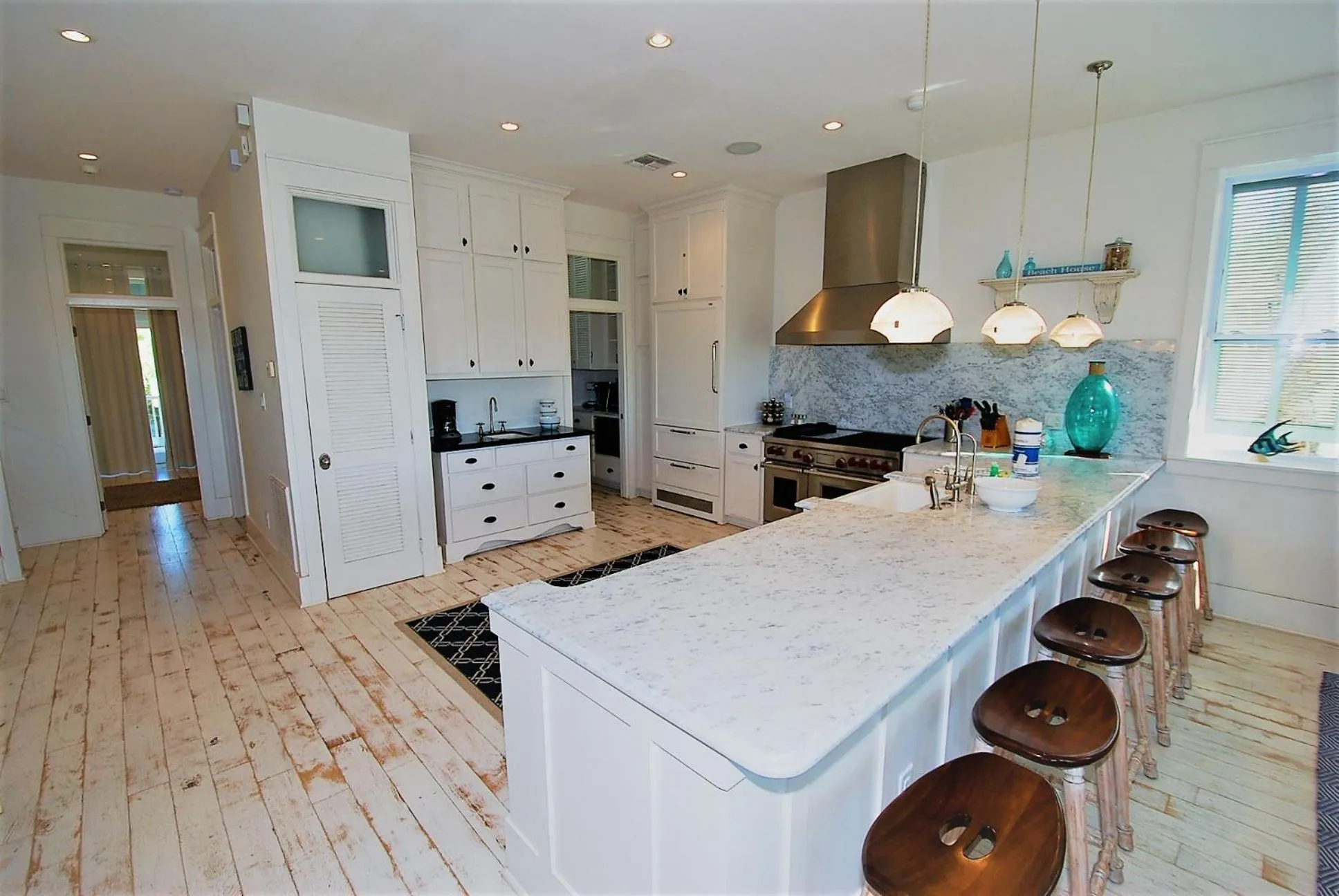 Kitchen or kitchenette in Bella Casa Home