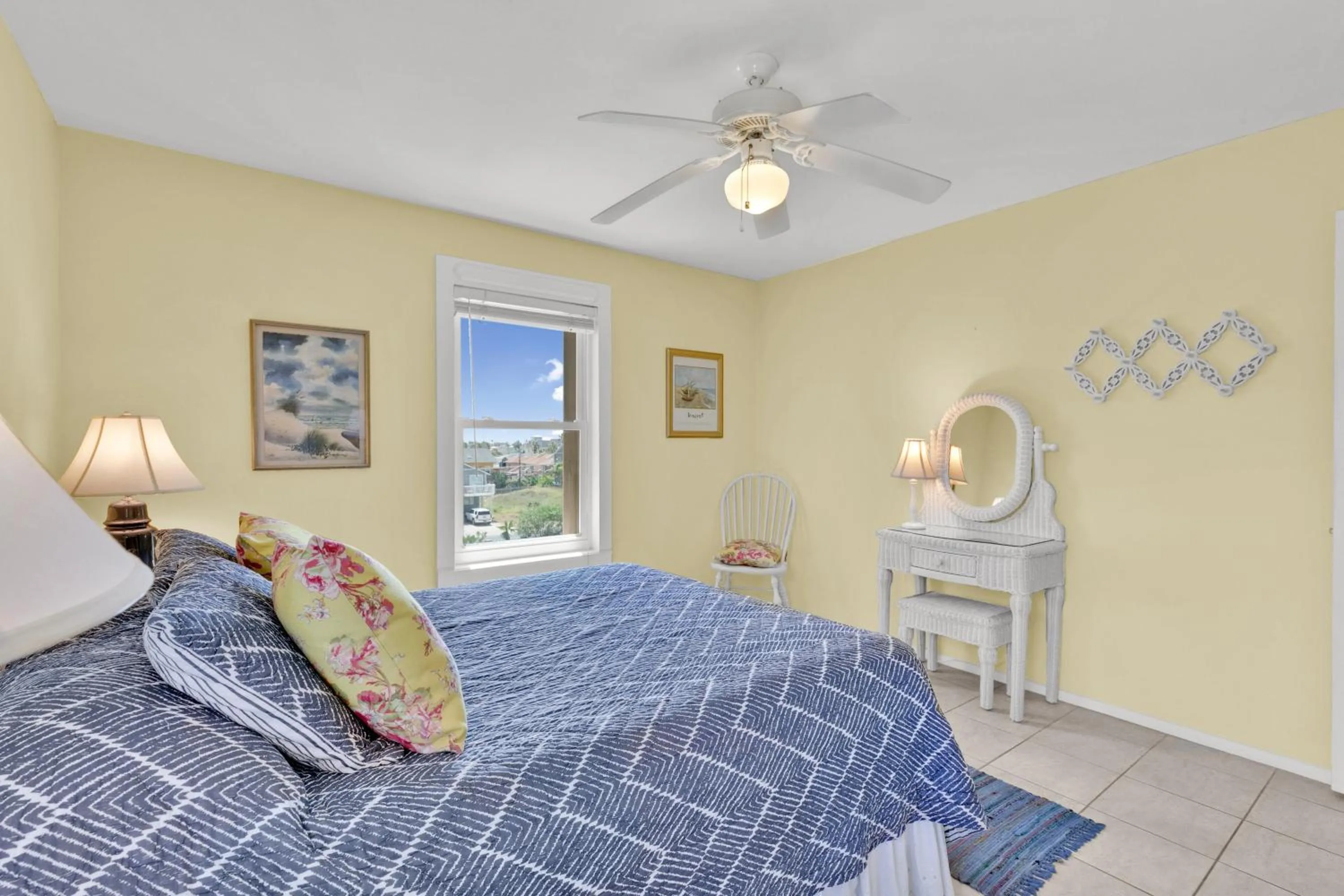 Bedroom, Bed in Beach House Condo Unit #401