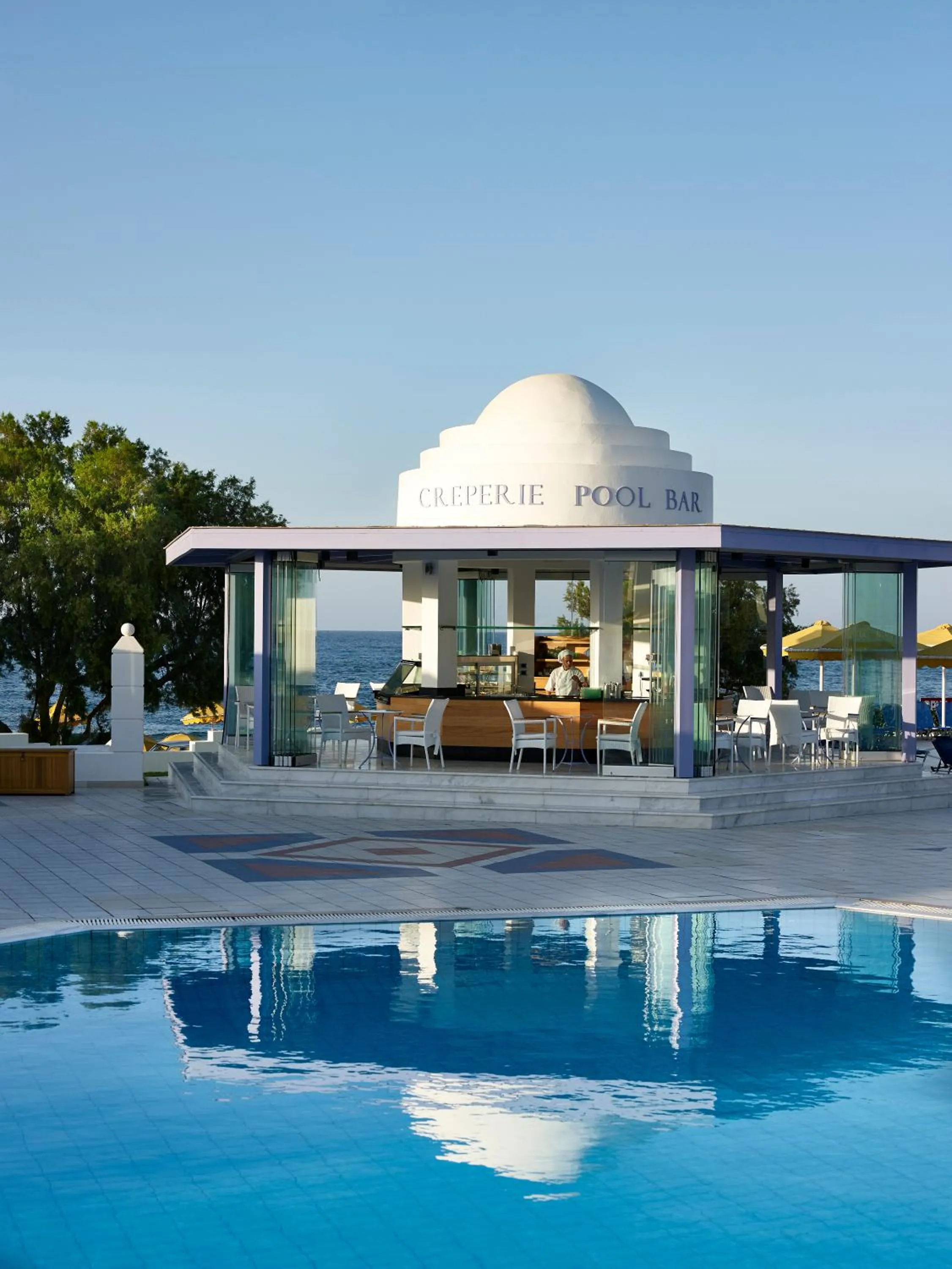 Restaurant/places to eat in Serita Beach Hotel