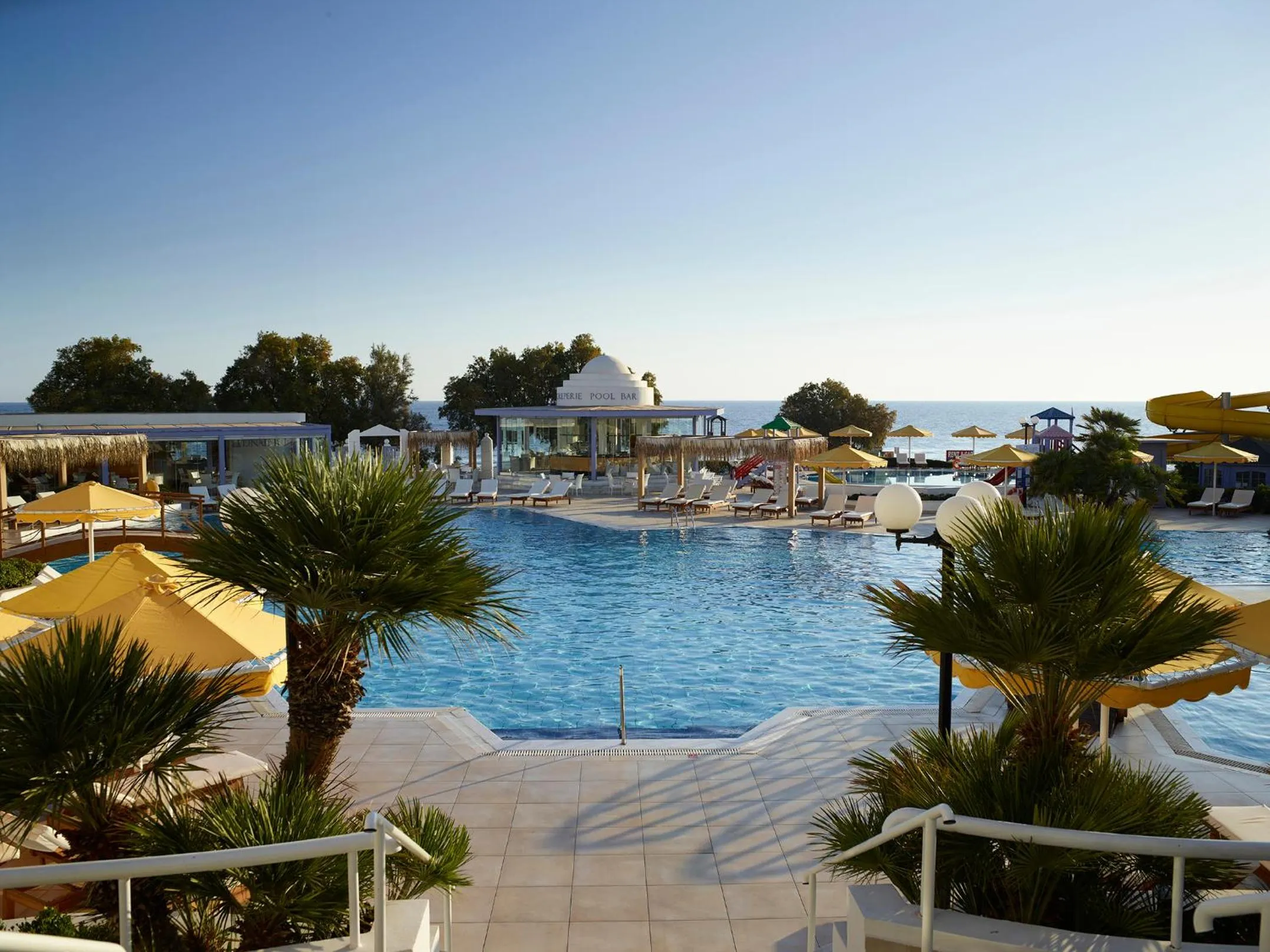 Swimming pool in Serita Beach Hotel